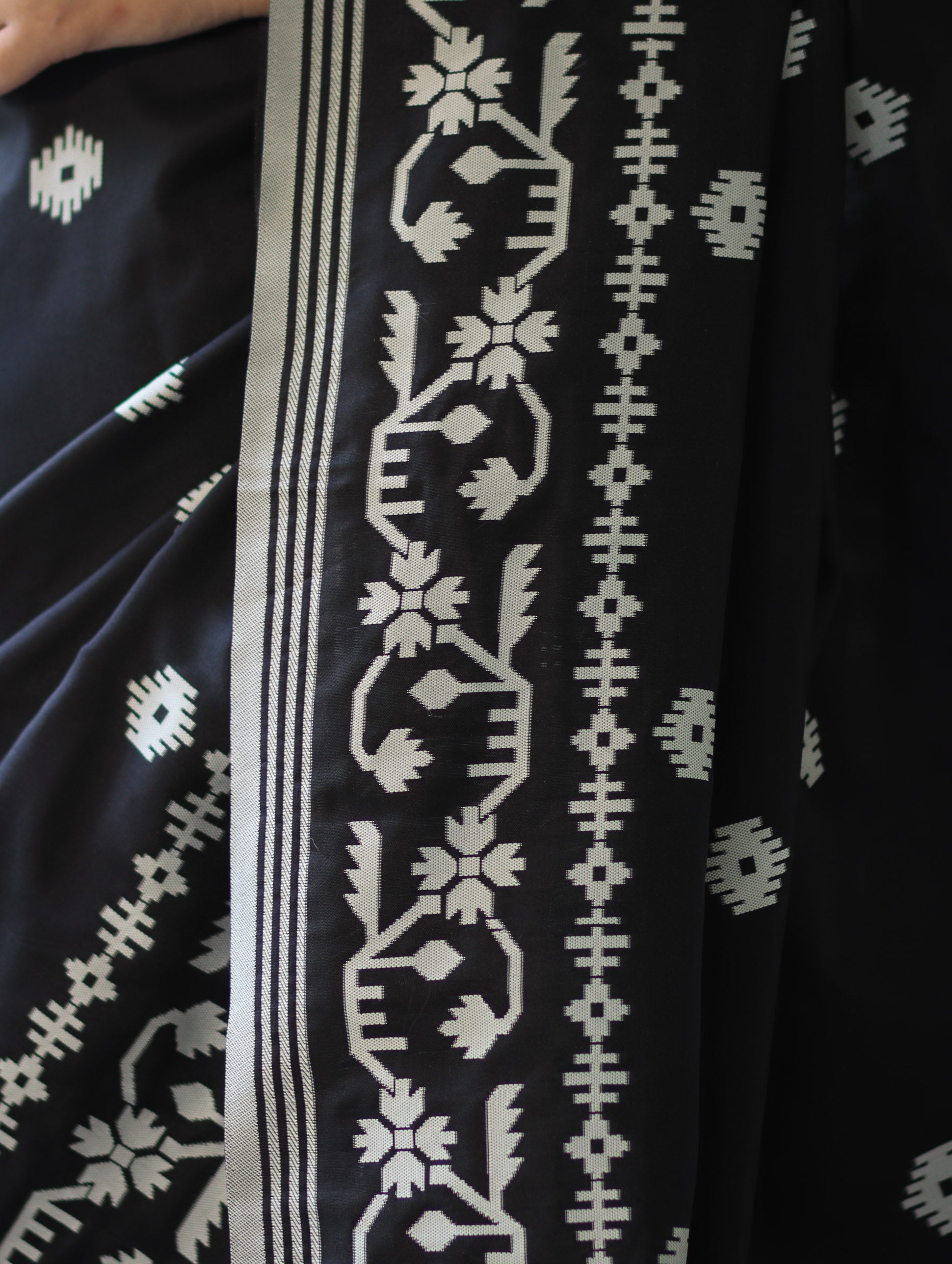Banarasee Handloom Semi Silk Saree With Resham Geometric Design & Border-Black
