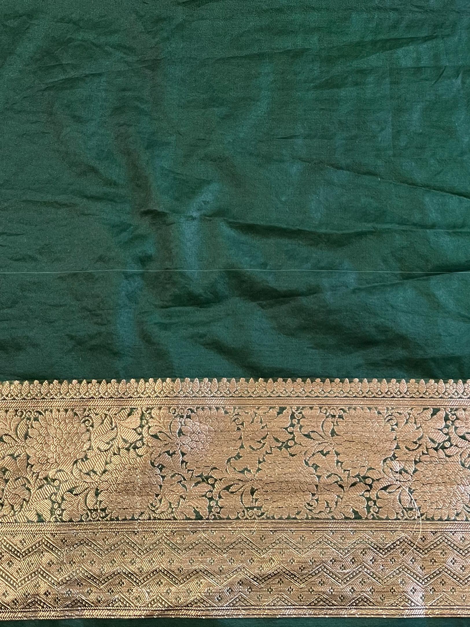 Banarasee Handwoven Organza Floral Embroidery Saree-Green