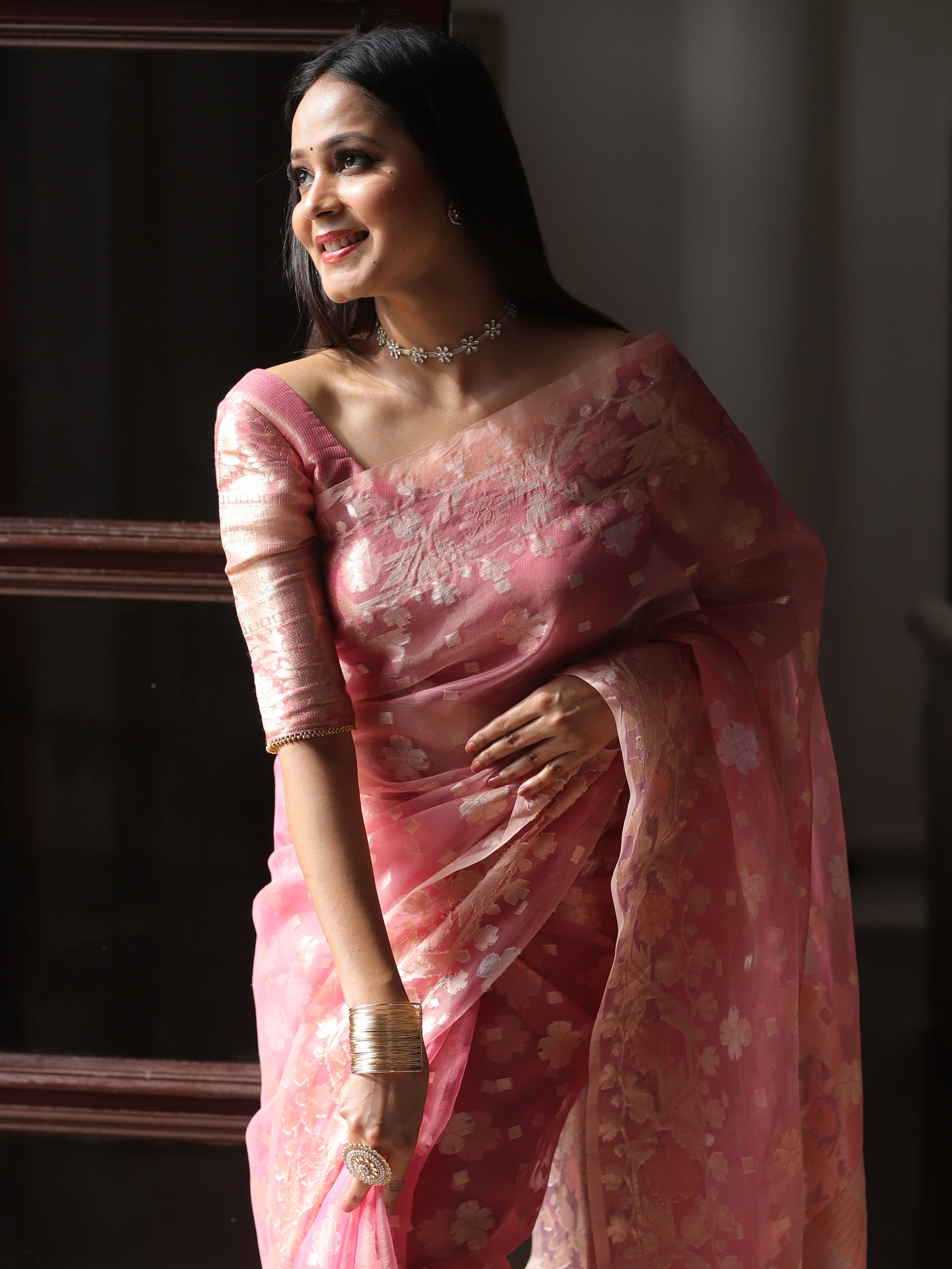 Banarasee Kora Muslin Saree With Zari Jamdani Weaving-Pink