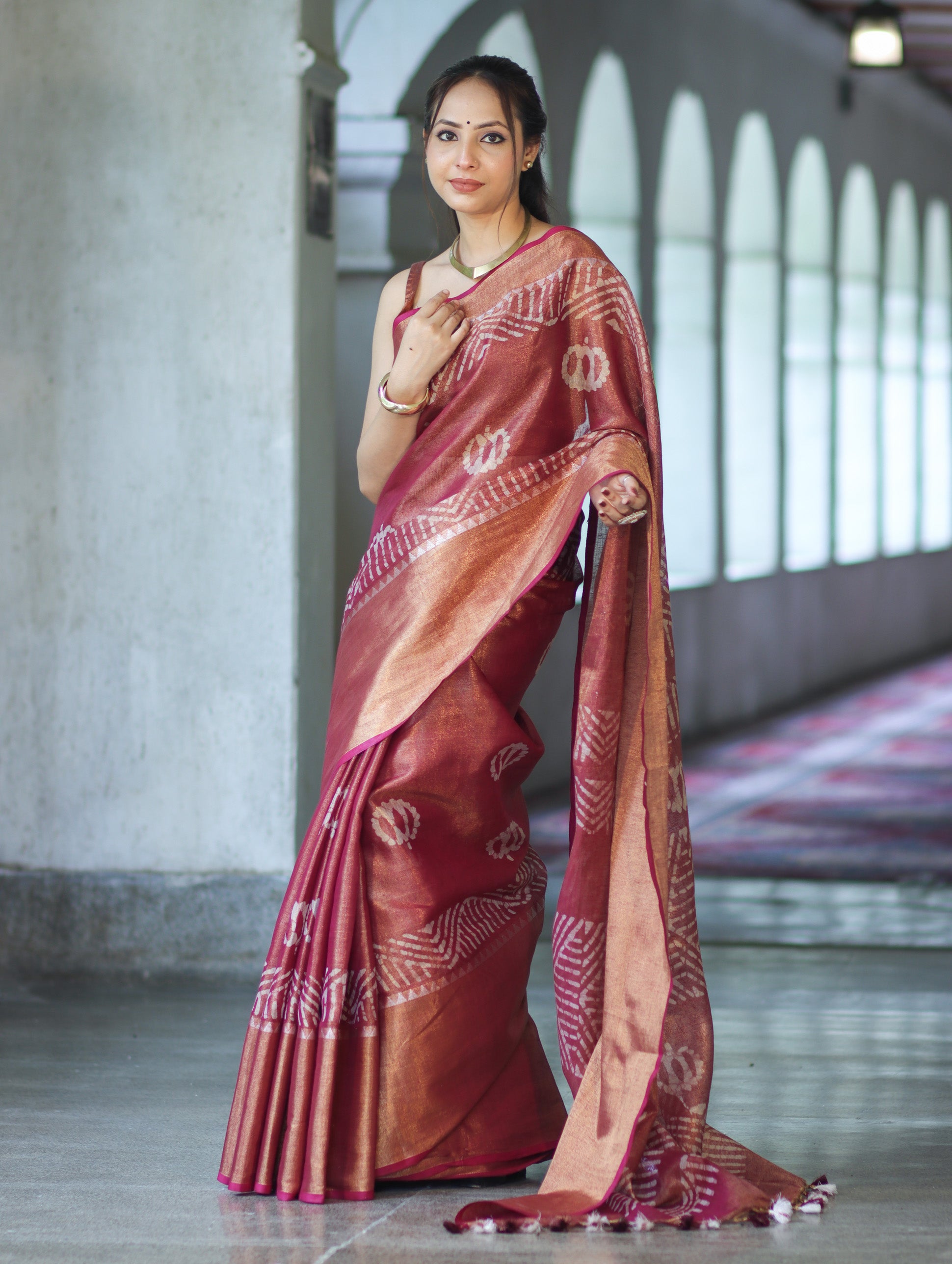 Bhagalpur Handloom Linen Tissue Batik Pattern Saree-Mauve (Gold Tone)