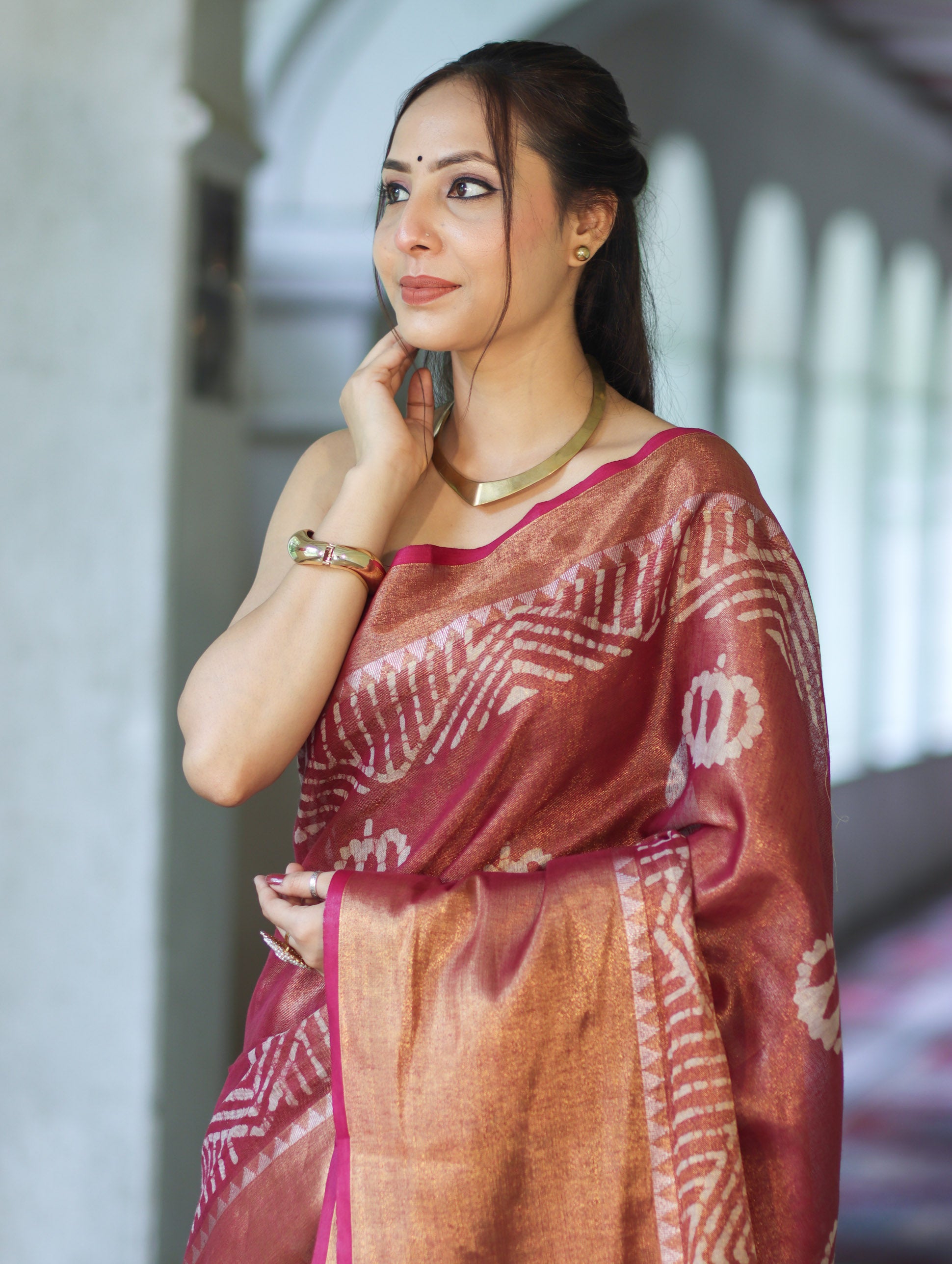Bhagalpur Handloom Linen Tissue Batik Pattern Saree-Mauve (Gold Tone)