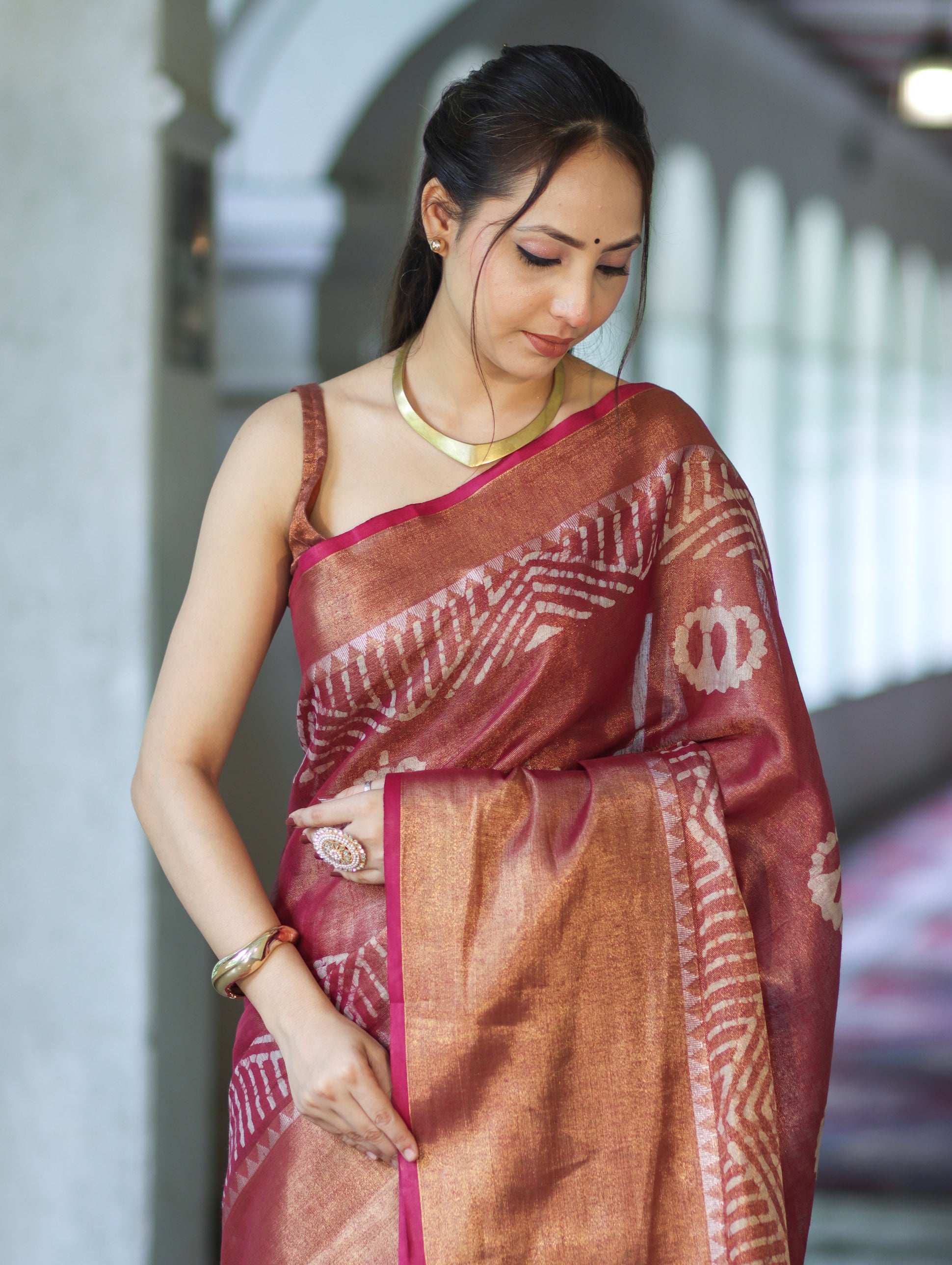 Bhagalpur Handloom Linen Tissue Batik Pattern Saree-Mauve (Gold Tone)