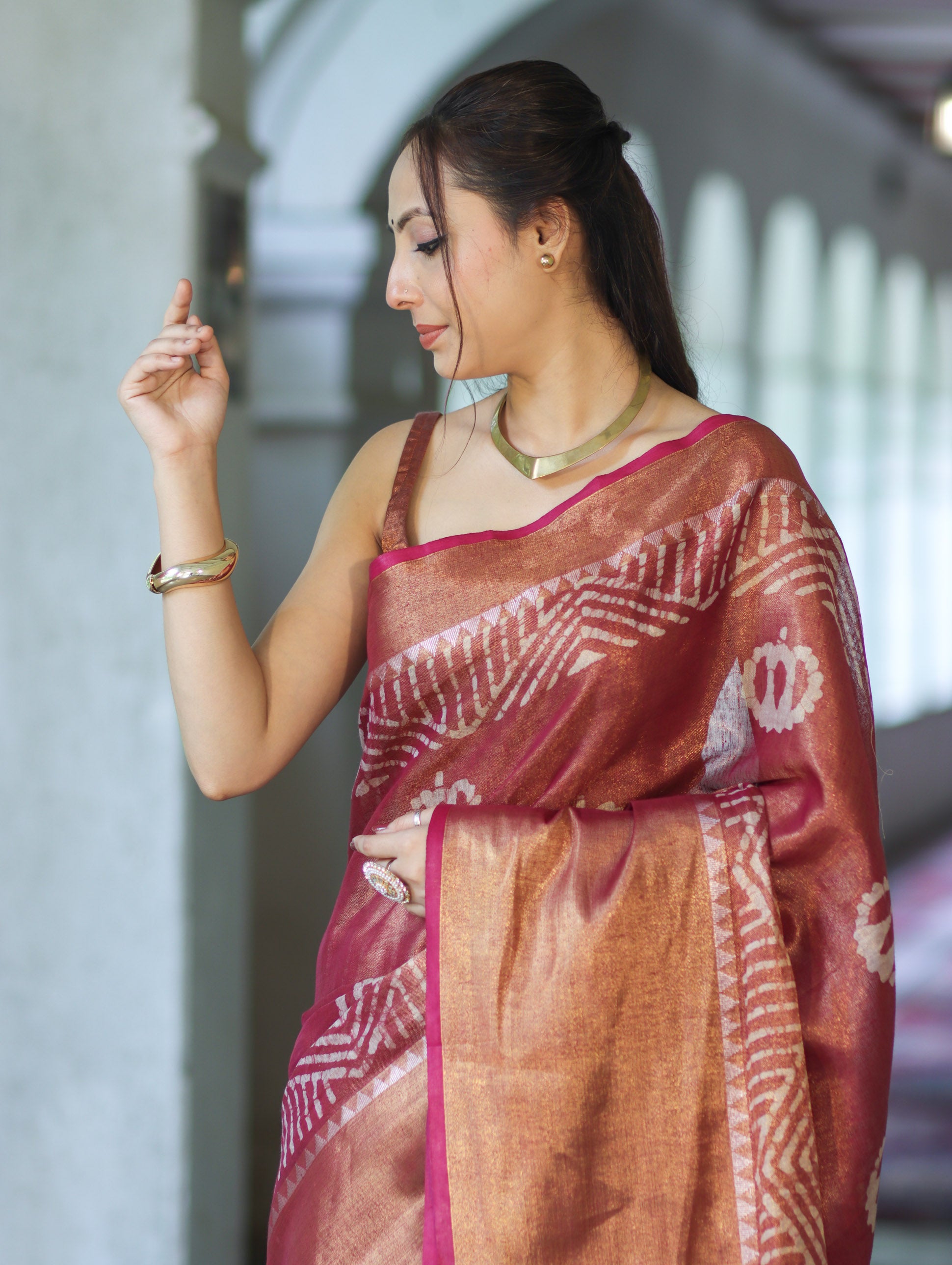 Bhagalpur Handloom Linen Tissue Batik Pattern Saree-Mauve (Gold Tone)