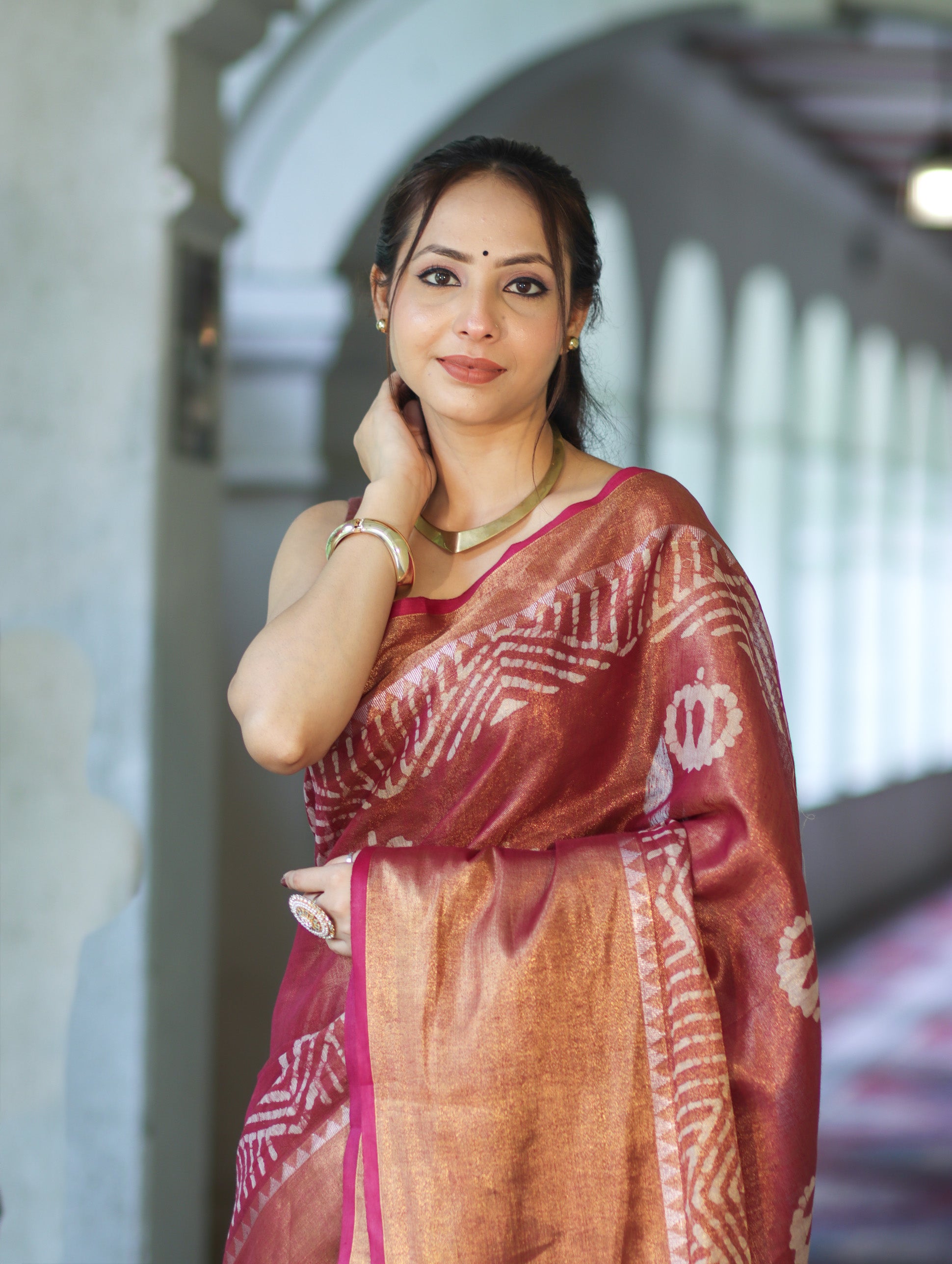 Bhagalpur Handloom Linen Tissue Batik Pattern Saree-Mauve (Gold Tone)