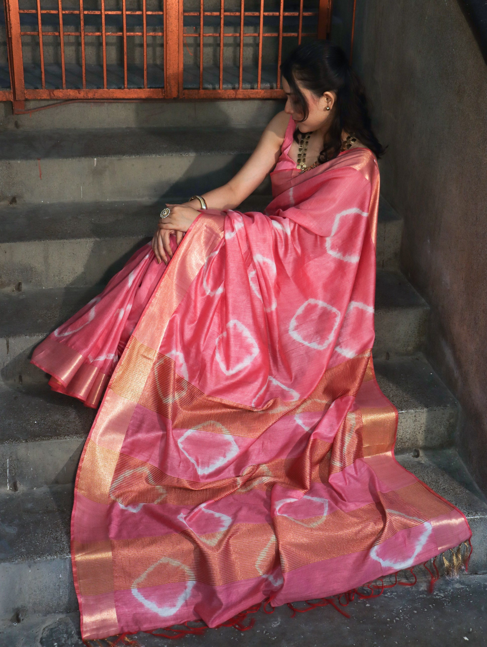 Banarasee Handloom Cotton Silk Hand Dyed Shibori Pattern Saree-Pink
