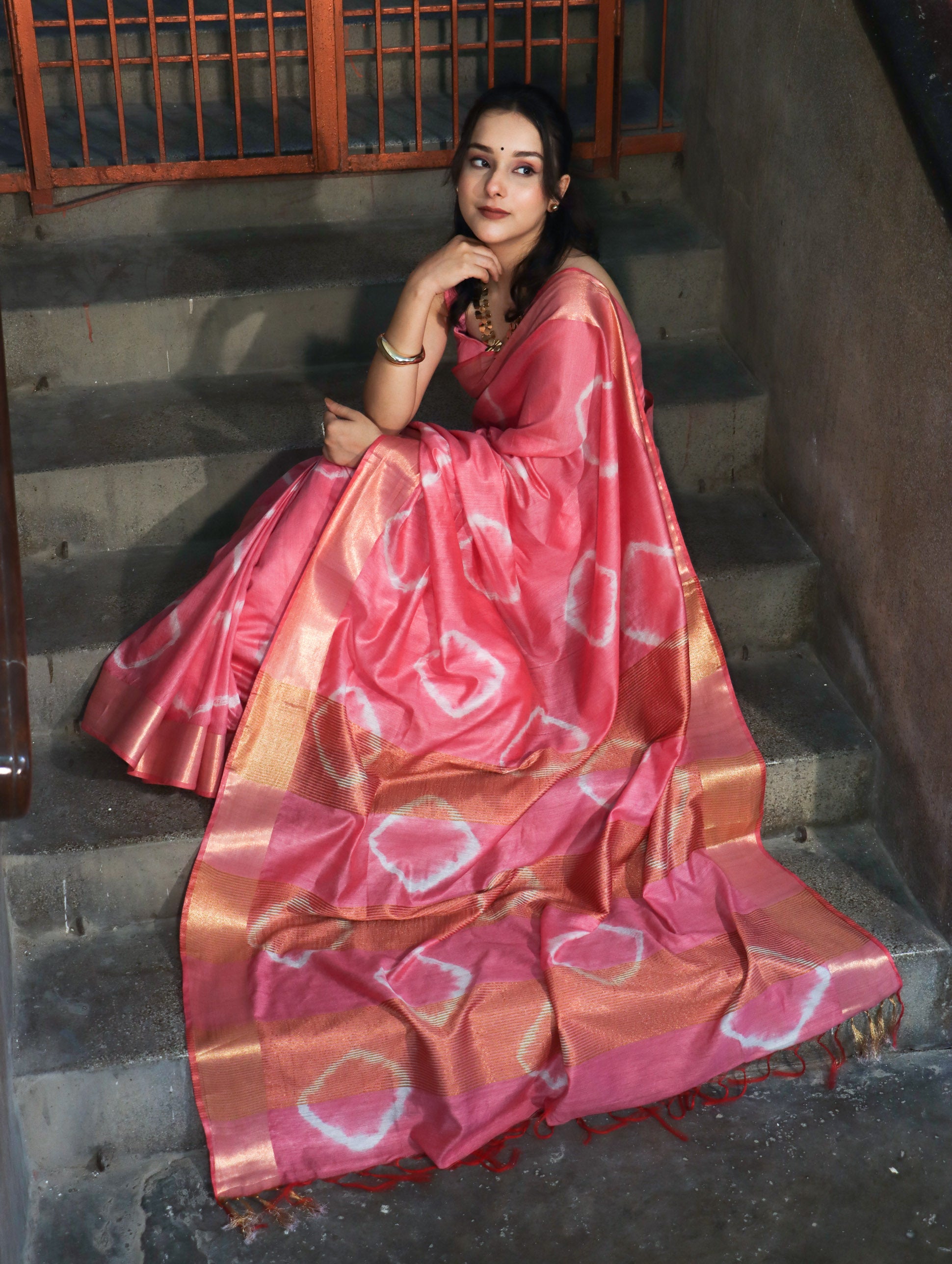 Banarasee Handloom Cotton Silk Hand Dyed Shibori Pattern Saree-Pink