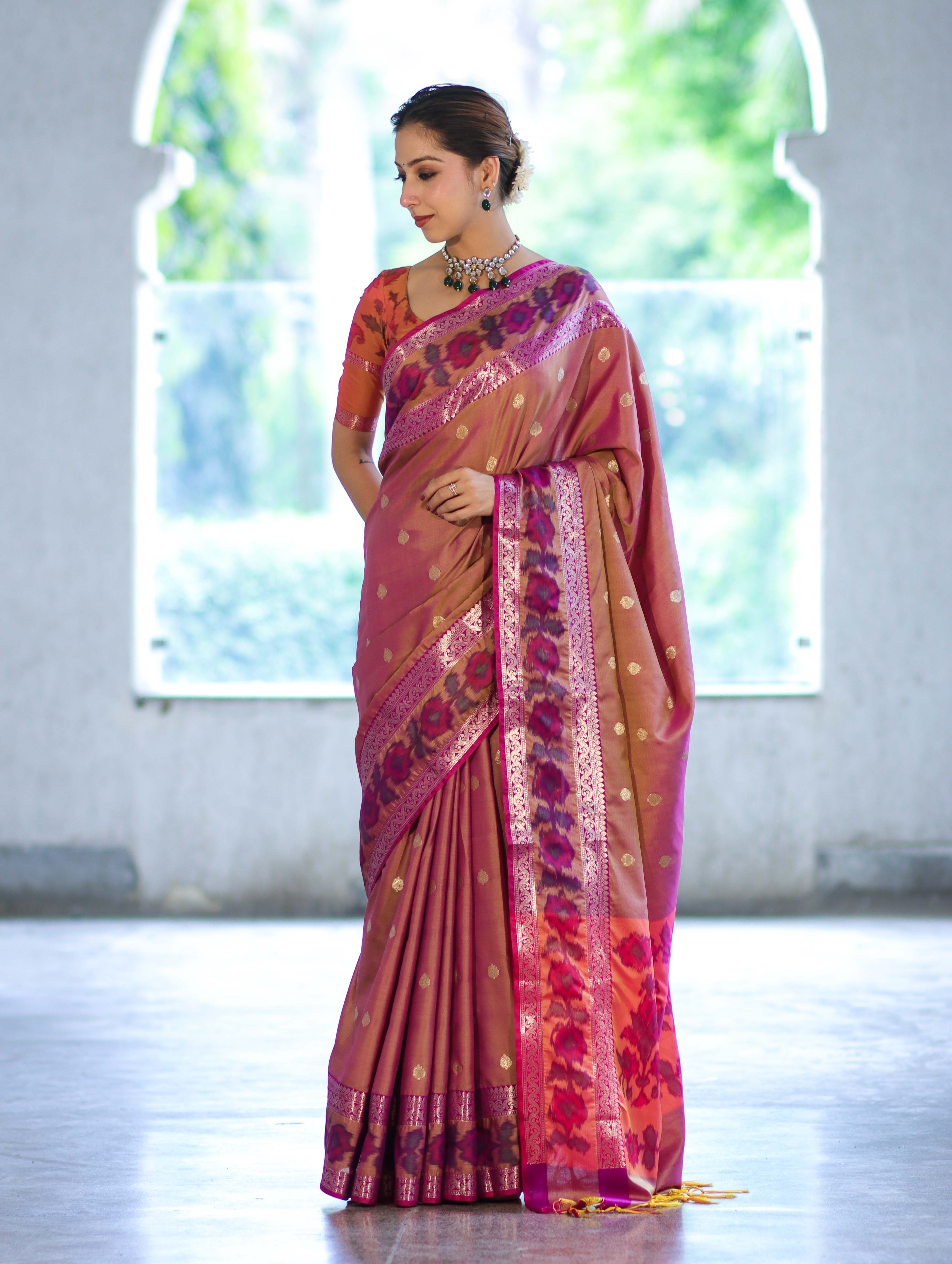 Banarasee Handloom Dual Tone Semi Silk Saree With Buti Design & Ikkat Border-Mauve