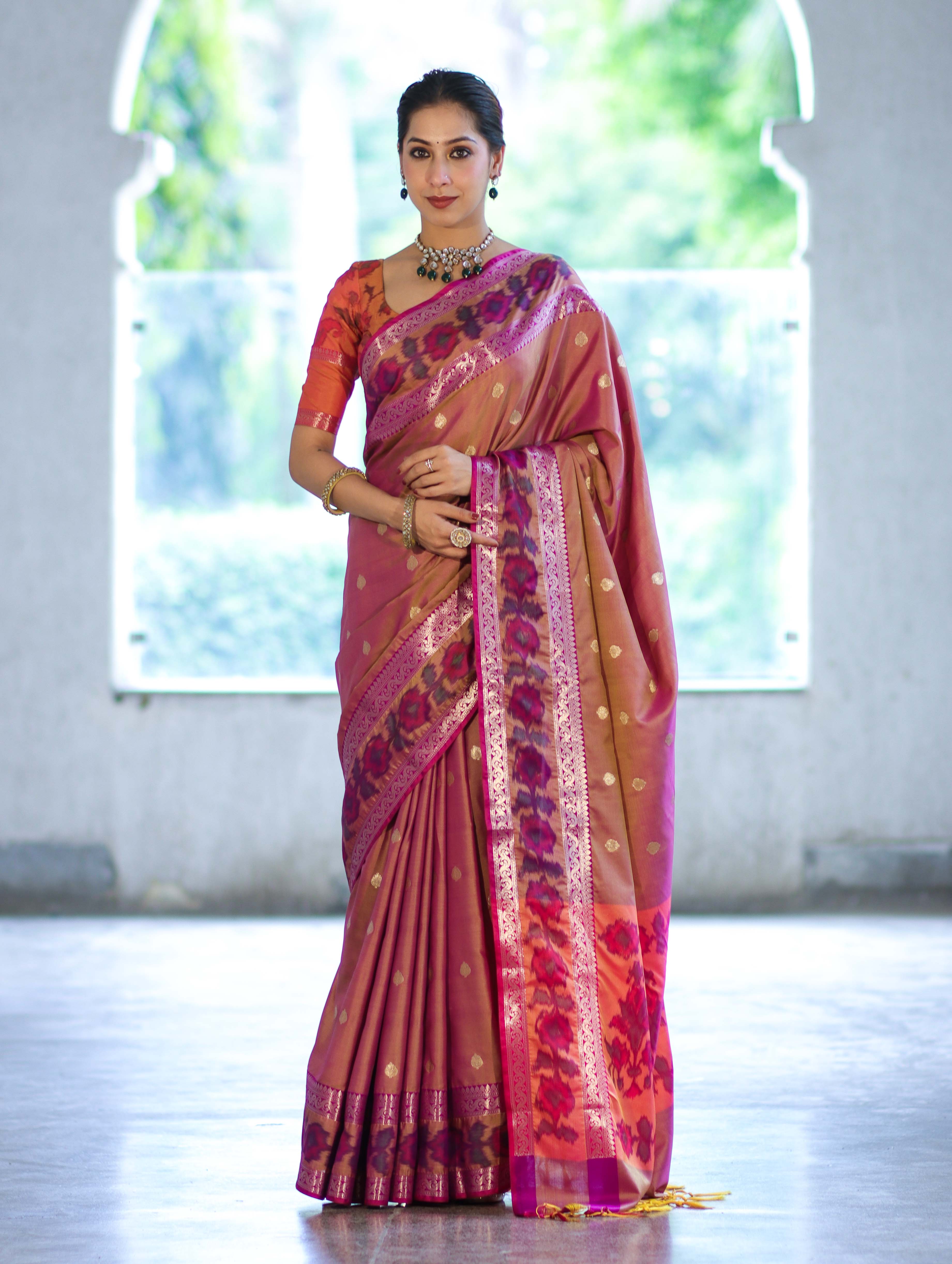 Banarasee Handloom Dual Tone Semi Silk Saree With Buti Design & Ikkat Border-Mauve