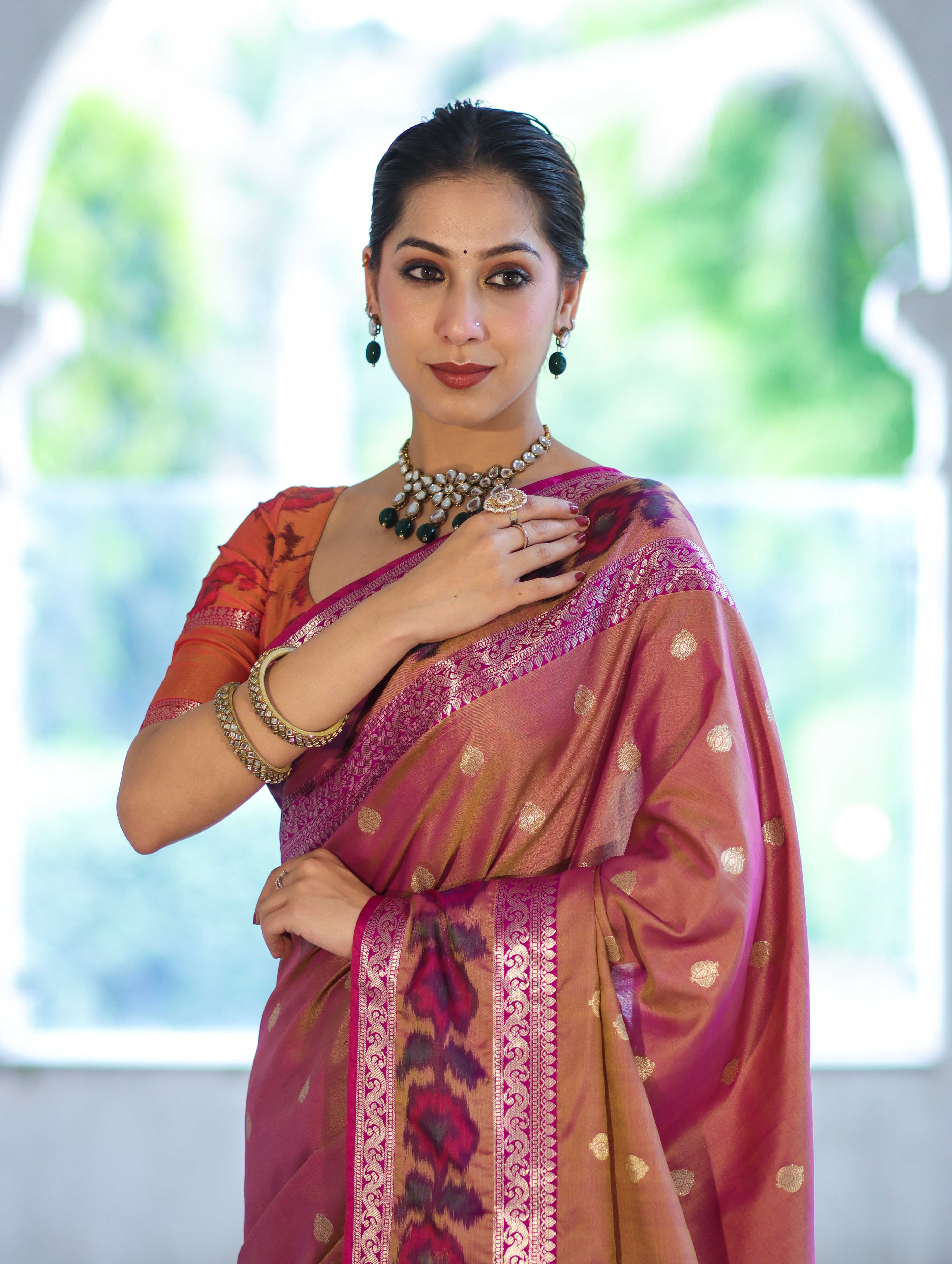 Banarasee Handloom Dual Tone Semi Silk Saree With Buti Design & Ikkat Border-Mauve