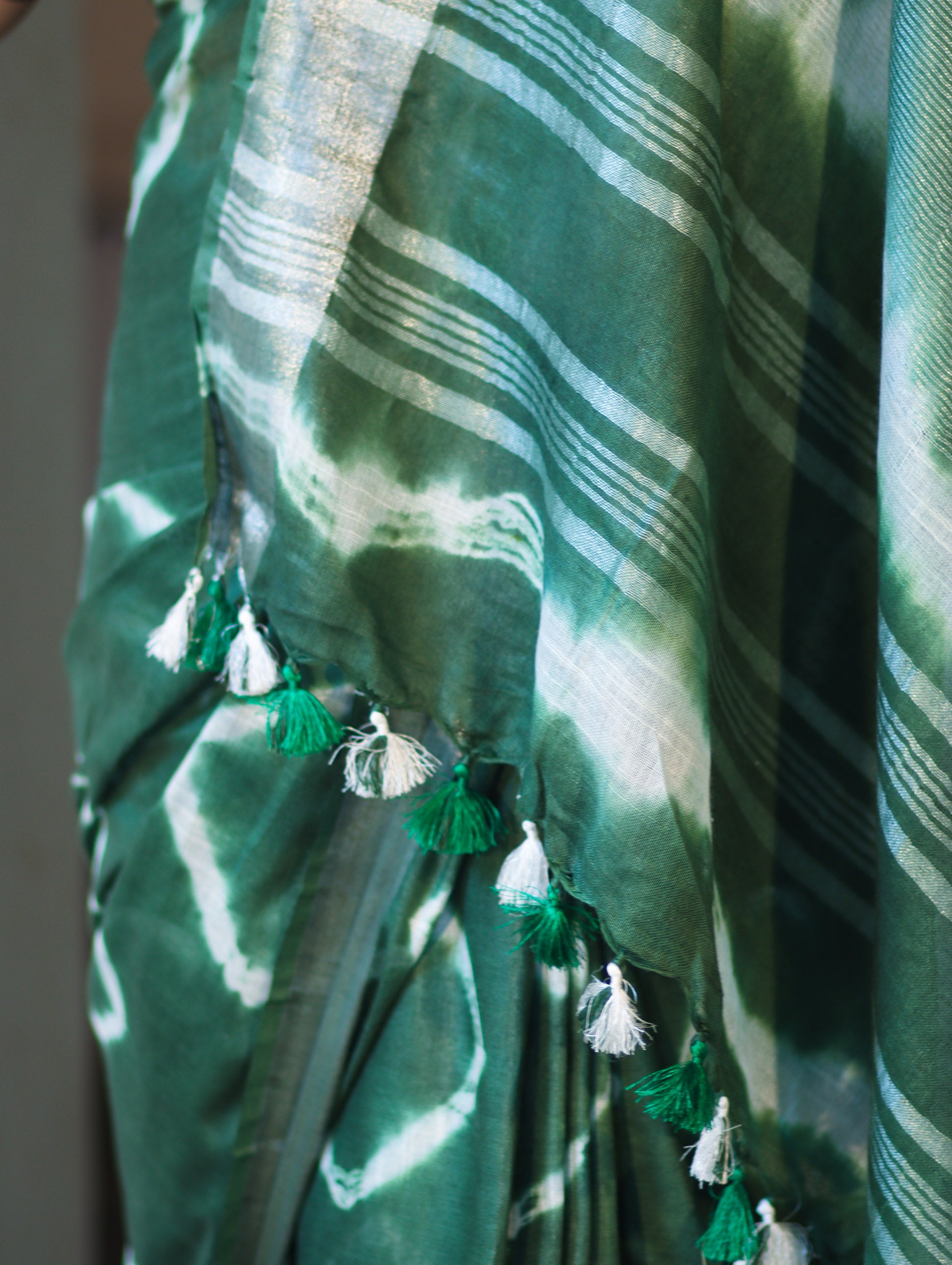 Banarasee Handloom Cotton Silk Hand Dyed Shibori Pattern Saree-Green