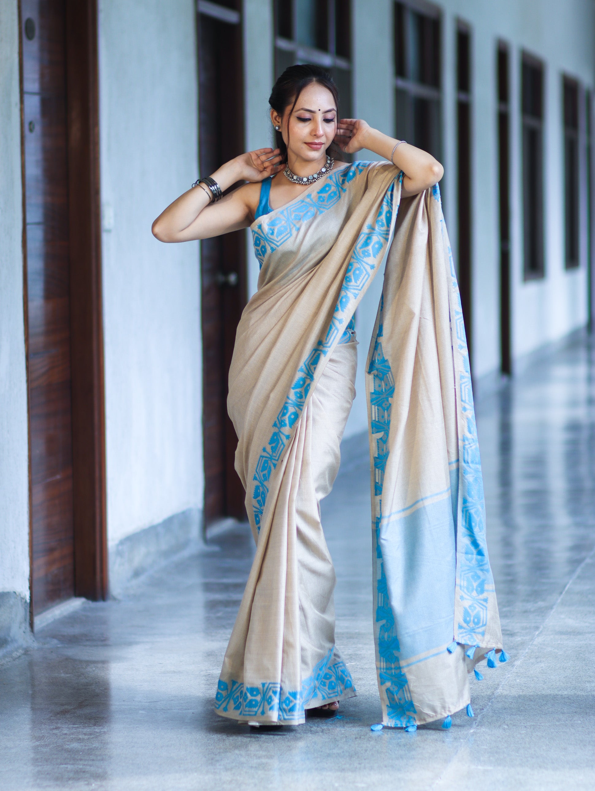Banarasee Handwoven Semi-Tussar Saree With Contrast Geometric Border-Beige & Blue
