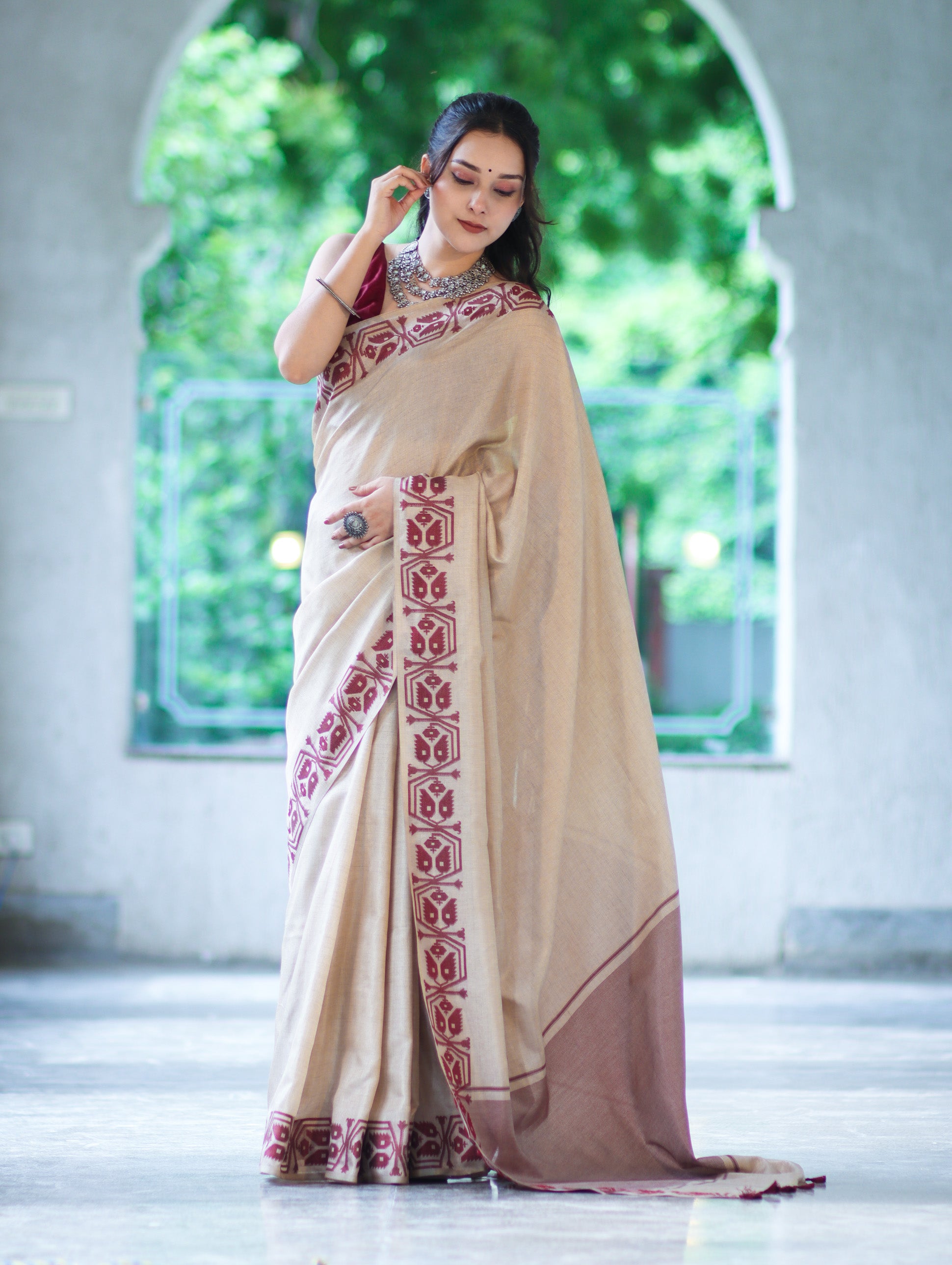 Banarasee Handwoven Semi-Tussar Saree With Contrast Geometric Border-Beige & Burgundy