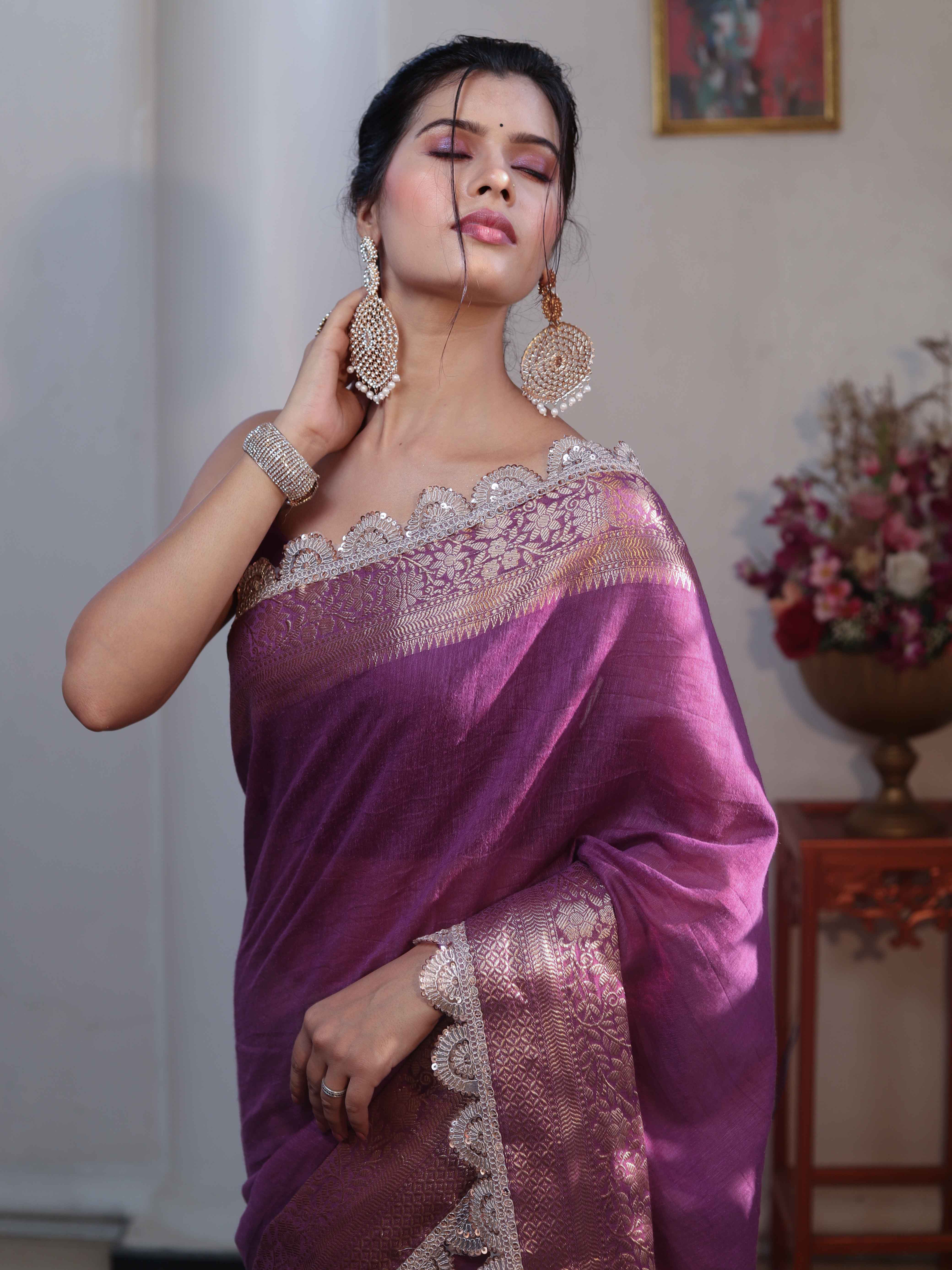 Banarasee Dual Color Pure Linen Saree With Zari Border & Lace-Purple & Light Green