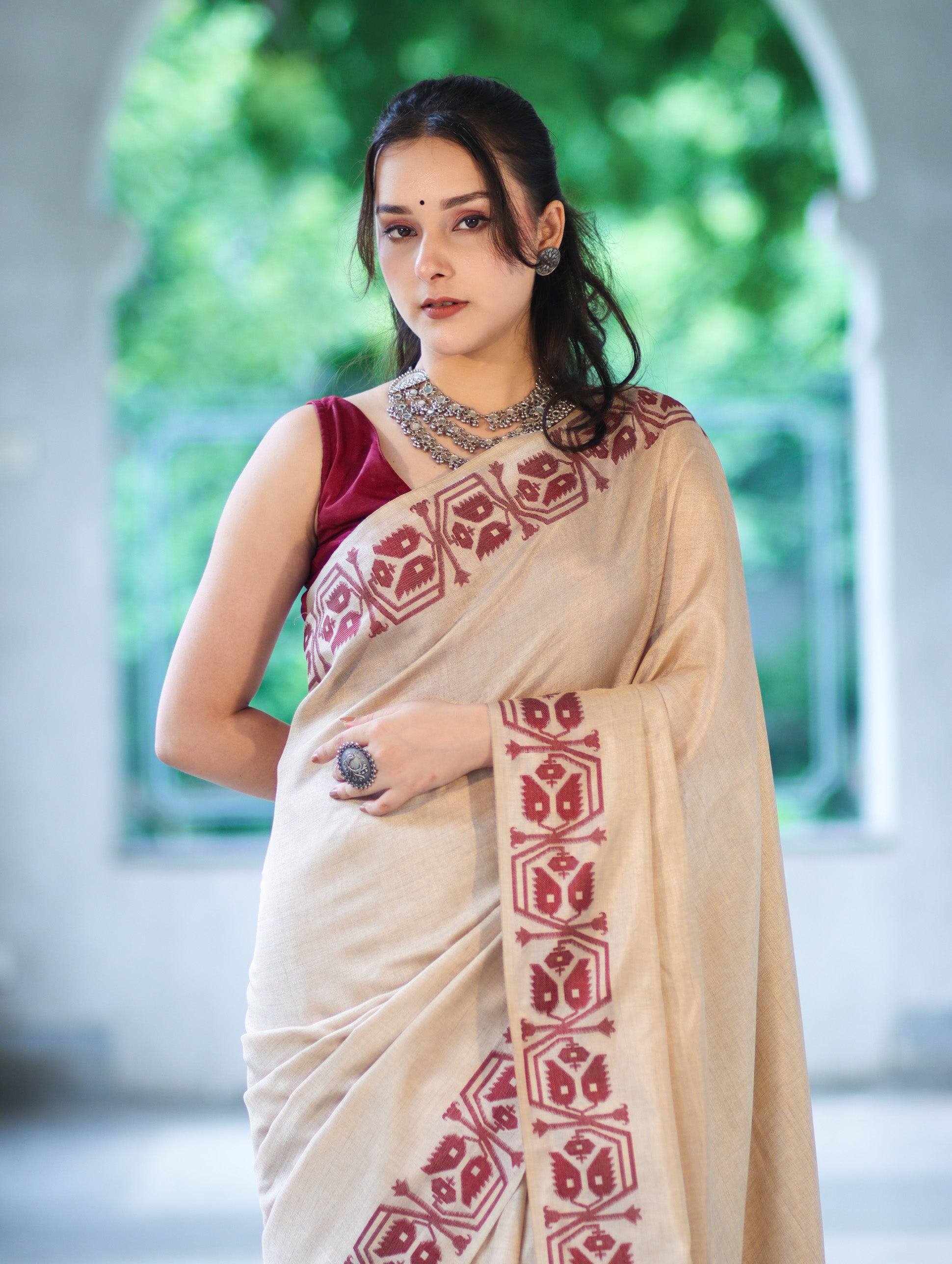 Banarasee Handwoven Semi-Tussar Saree With Contrast Geometric Border-Beige & Burgundy