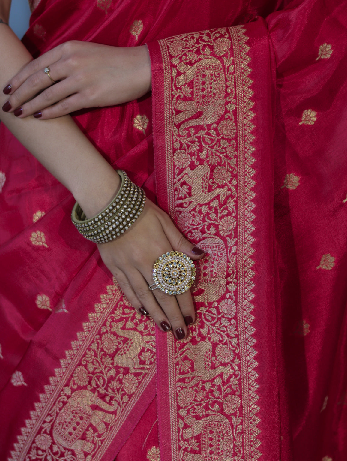 Banarasee Handloom Semi Silk Saree With Zari Buti Design & Zari Border-Magenta