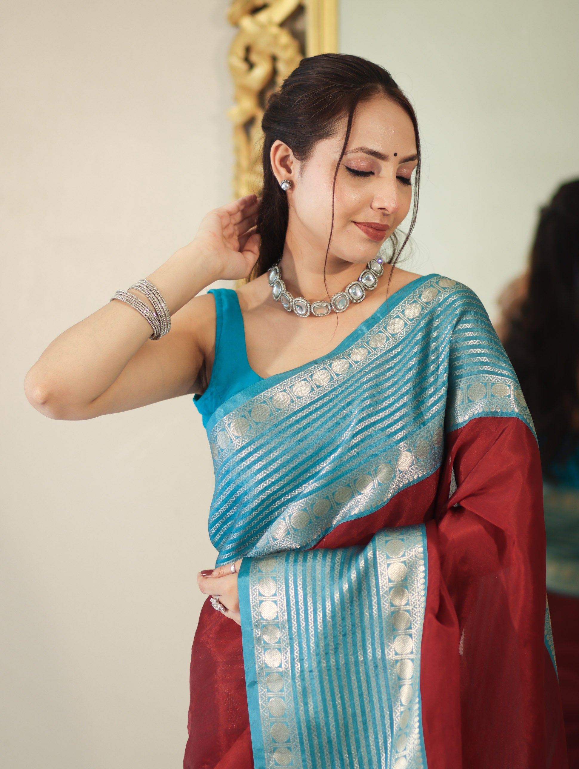 Banarasee Handloom Plain Semi Silk Saree With Contrast Temple Border-Maroon & Blue