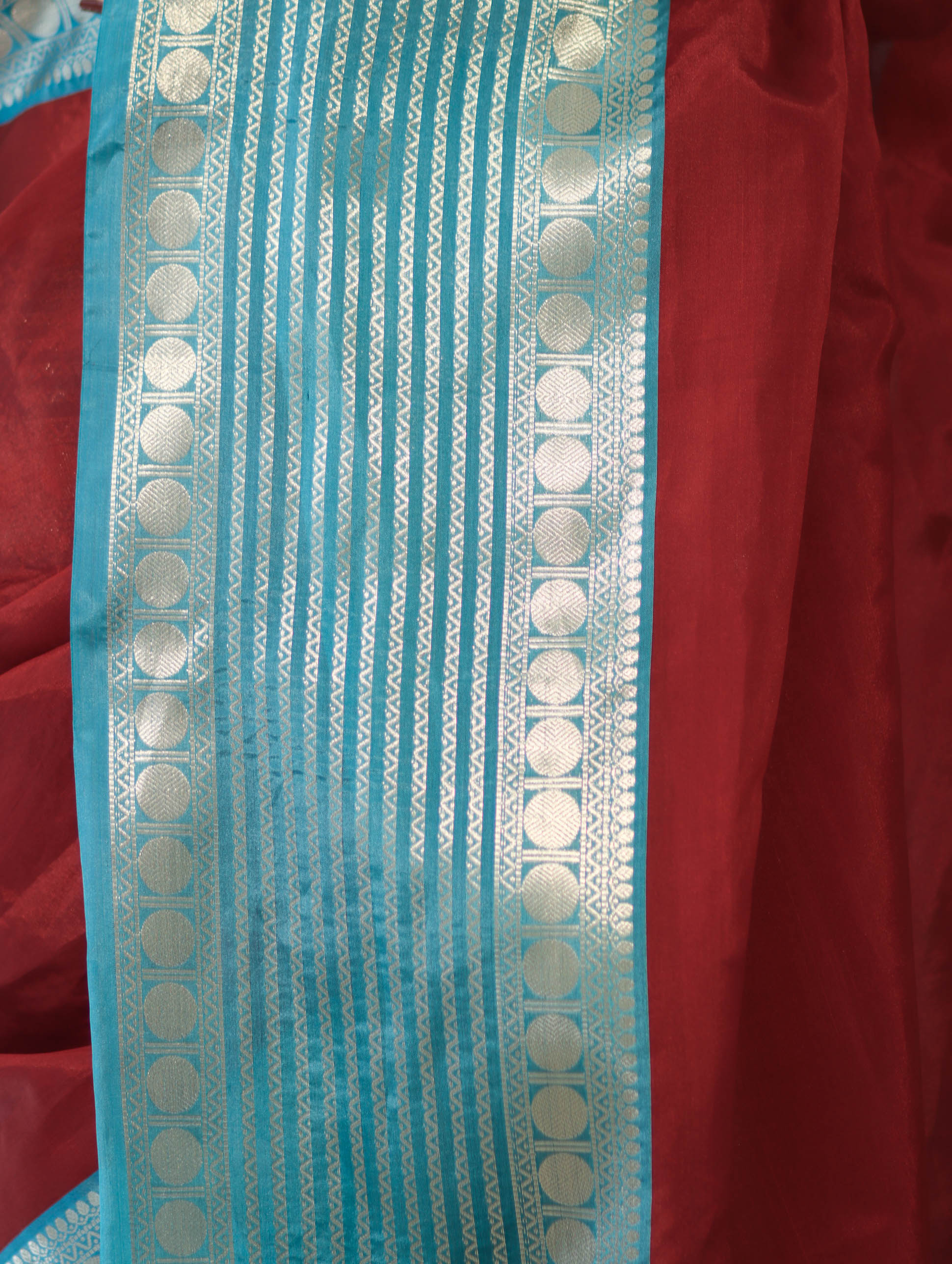 Banarasee Handloom Plain Semi Silk Saree With Contrast Temple Border-Maroon & Blue