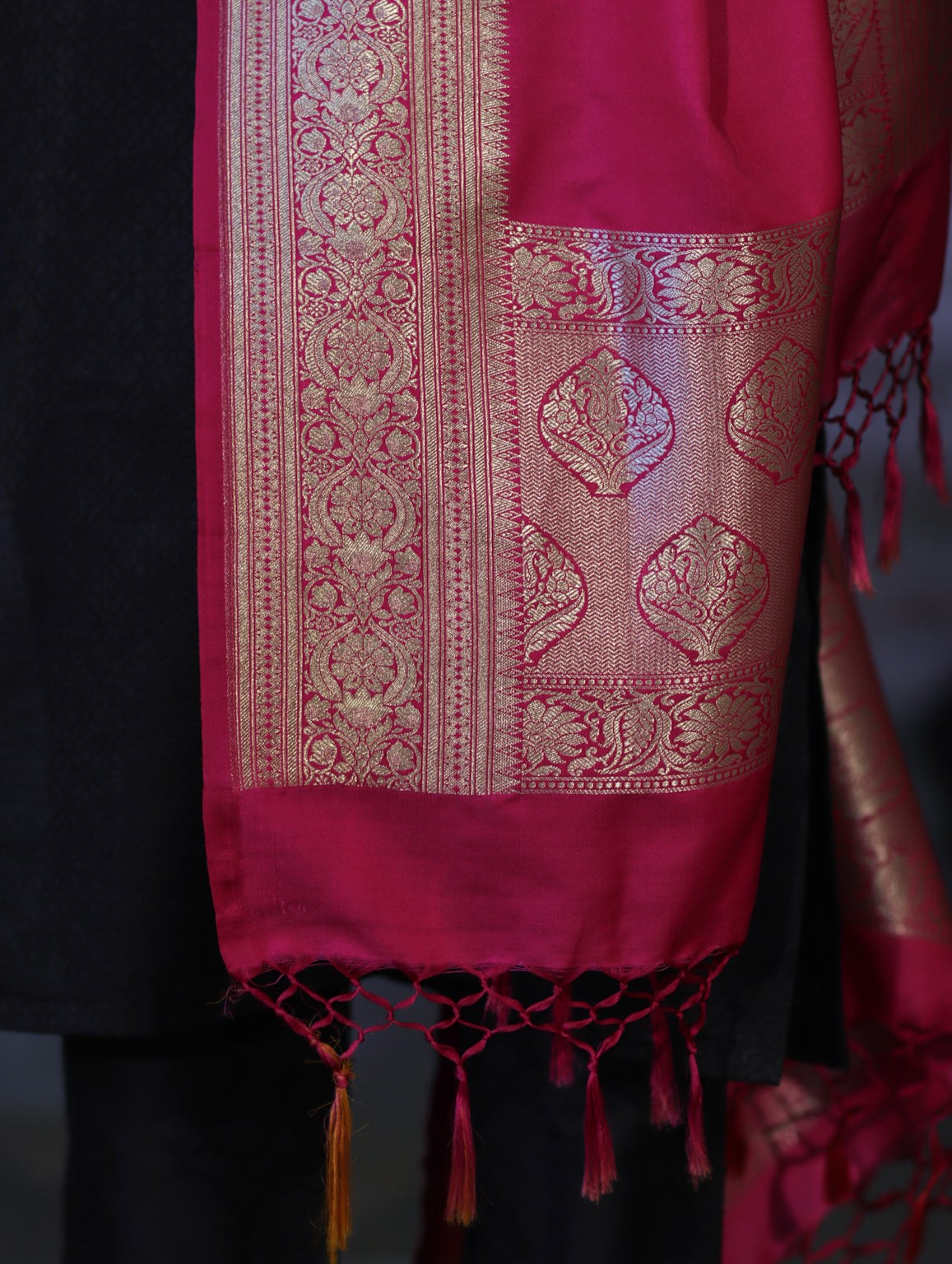 Banarasee Katan Silk Dupatta With Gold Zari Woven Border-Pink