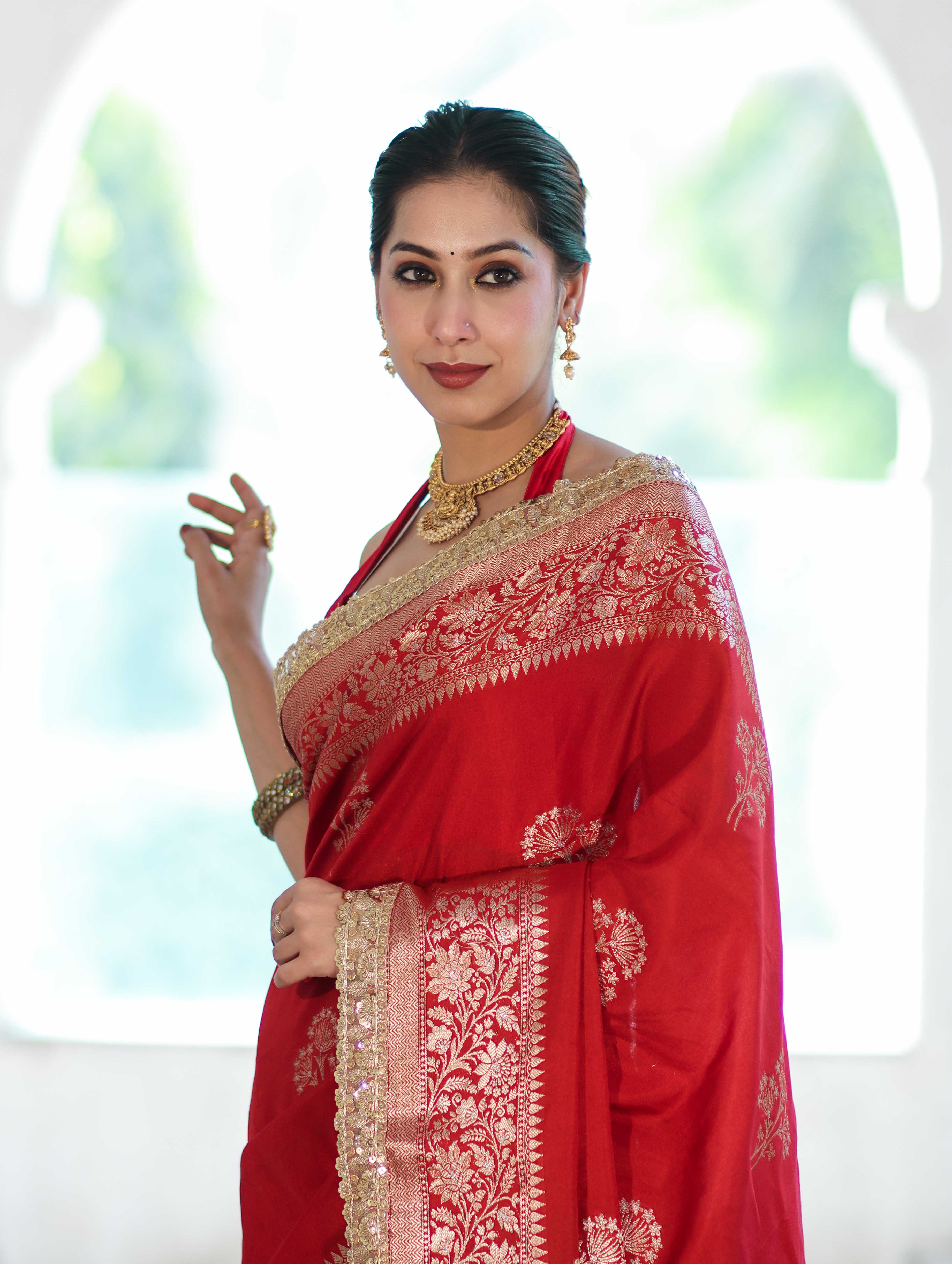 Banarasee Handloom Semi Silk Saree With Sona Rupa Zari Buta Design Floral Border & Lace-Deep Red