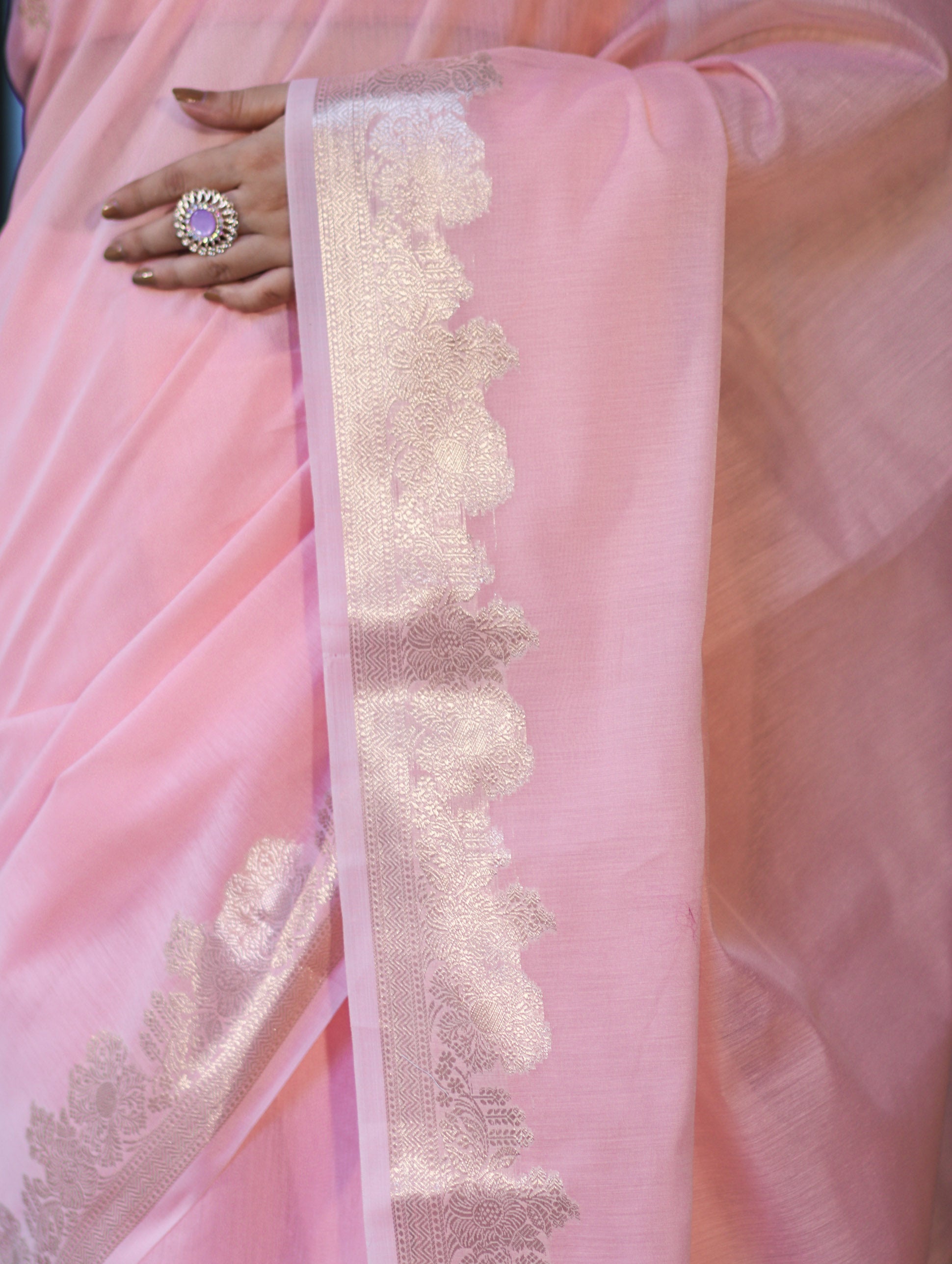 Banarasee Handloom Cotton Silk Plain Saree With Floral Zari Border-Light Pink