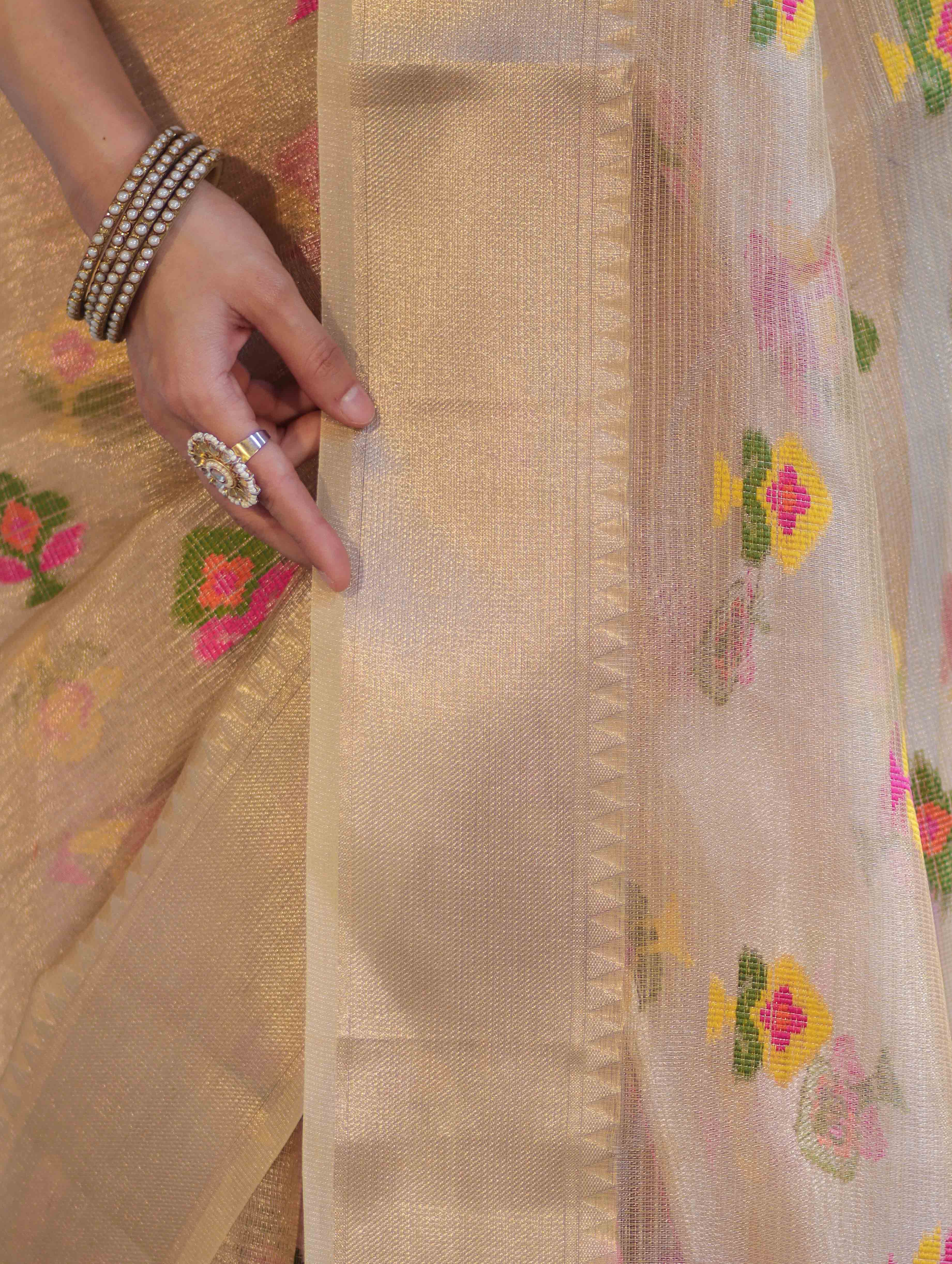 Banarasee Handloom Tissue Saree With Thread Embroidery & Contrast Pallu-Gold & Pink