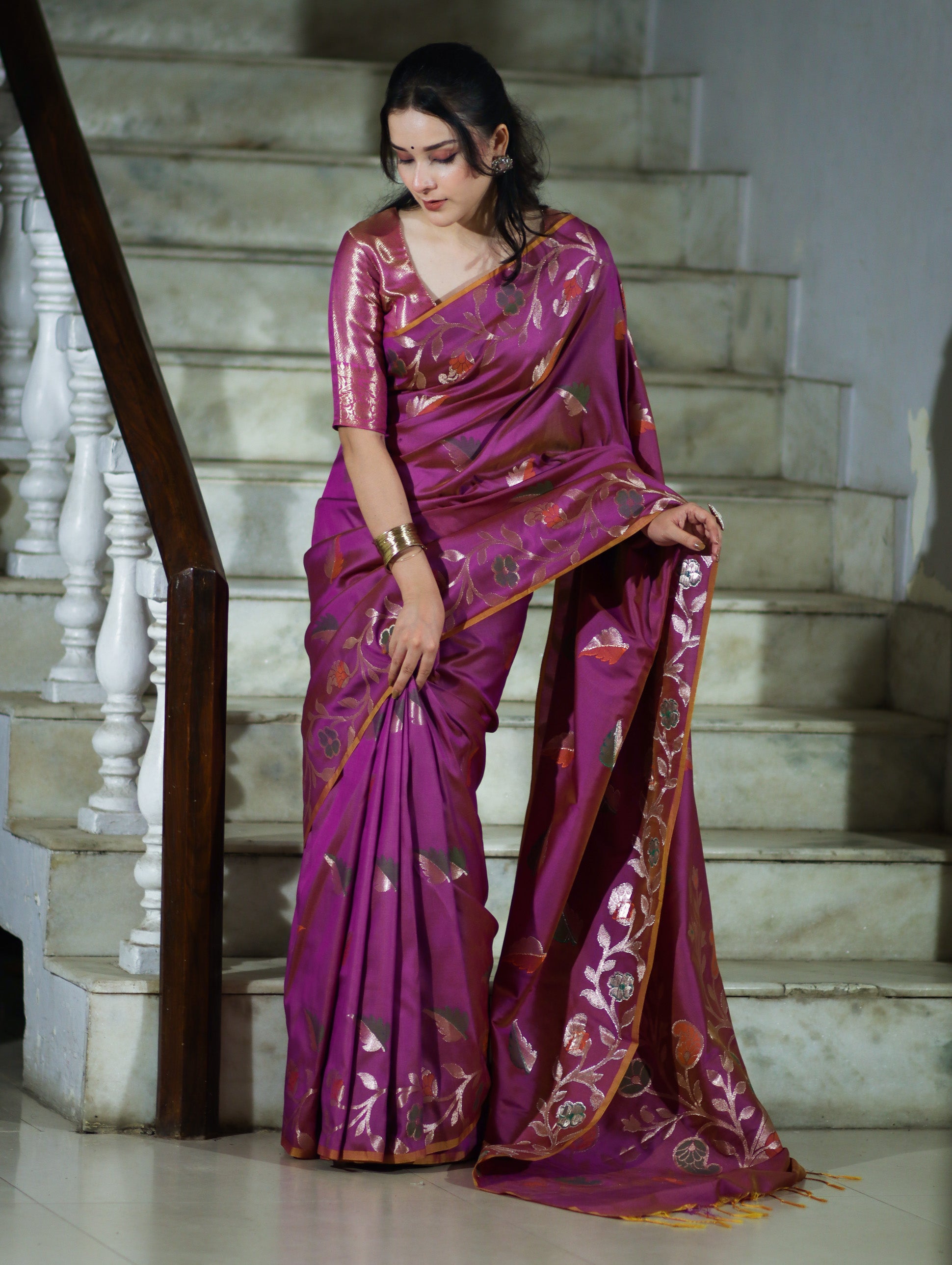 Banarasee Handloom Semi Silk Saree With Leaf Pattern & Floral Zari Border-Mauve