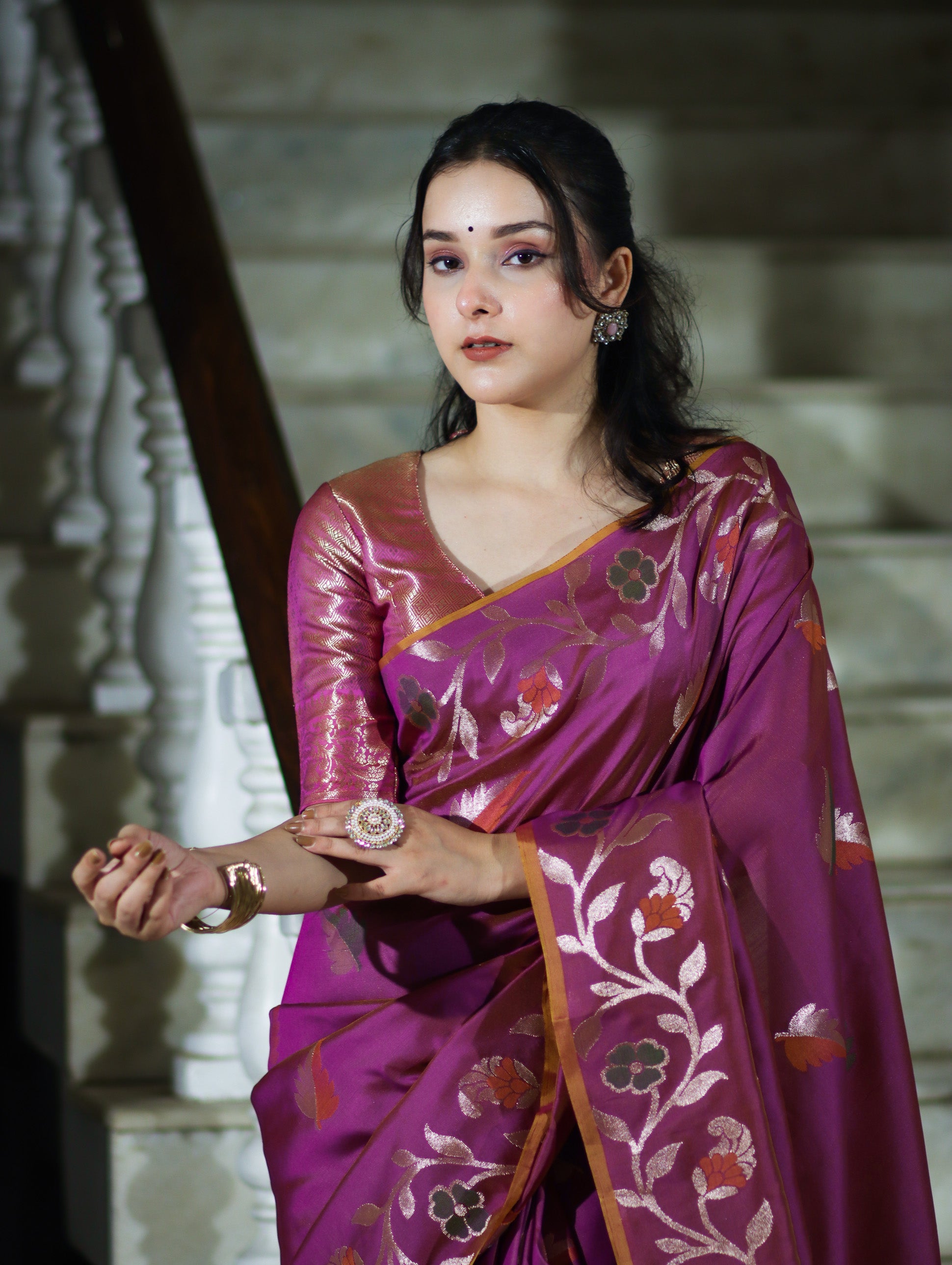 Banarasee Handloom Semi Silk Saree With Leaf Pattern & Floral Zari Border-Mauve