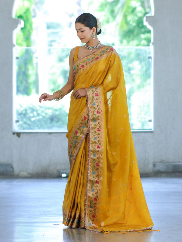 Banarasee Handloom Dual Tone Shimmer Silk Saree With Buti Design & Lace Border-Yellow