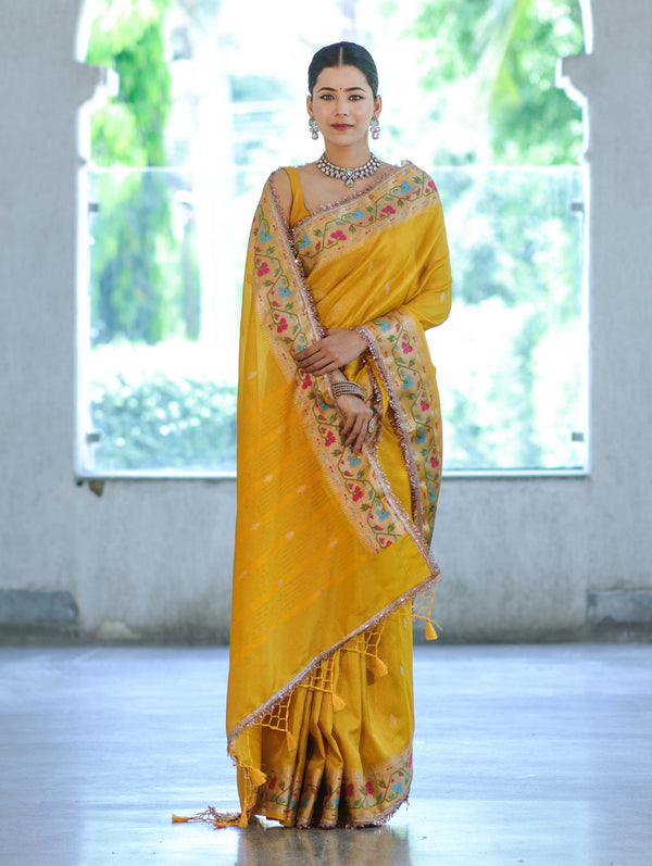 Banarasee Handloom Dual Tone Shimmer Silk Saree With Buti Design & Lace Border-Yellow