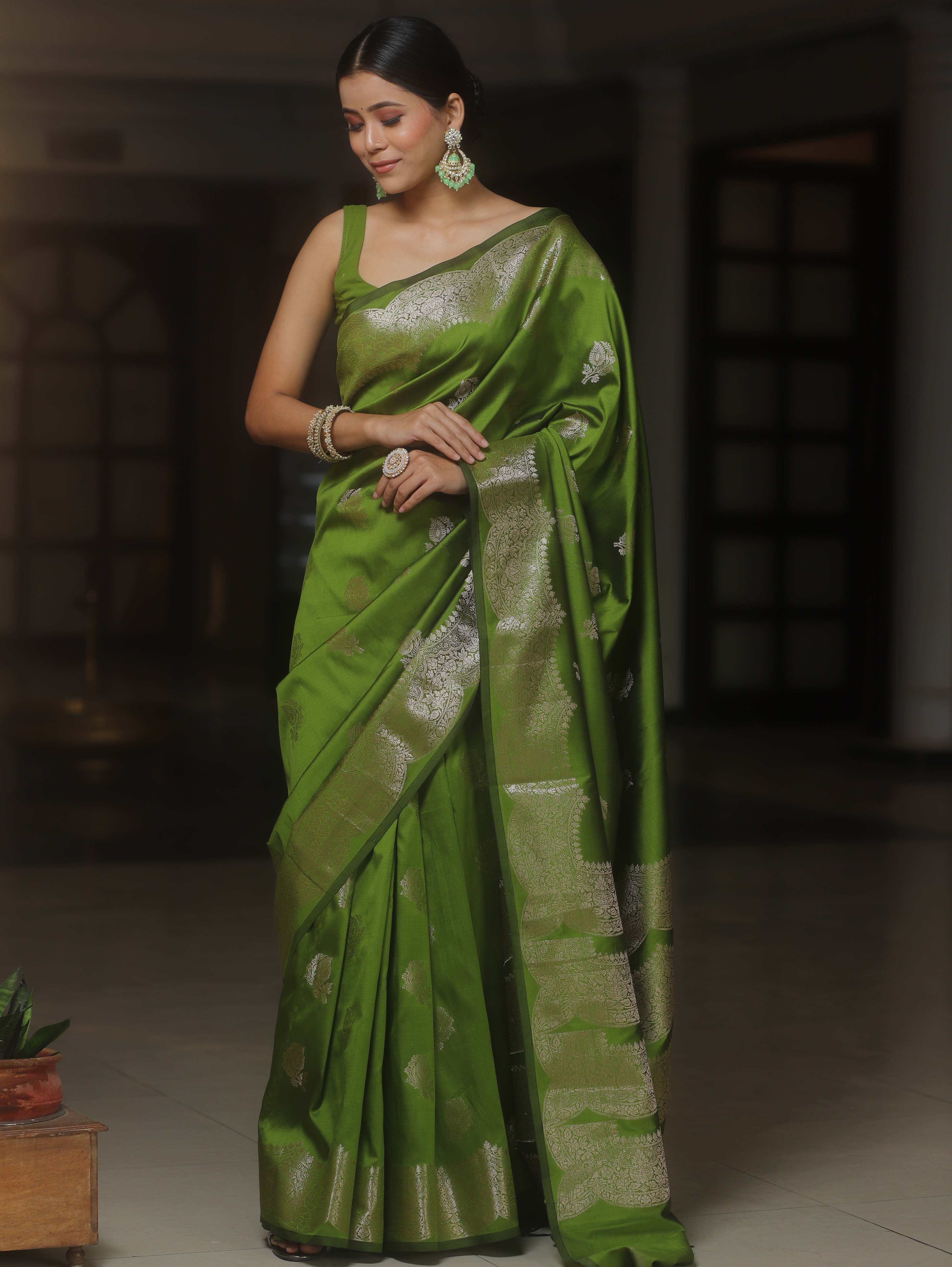Banarasee Handwoven Semi Silk Saree With Zari Buti Design-Heena Green