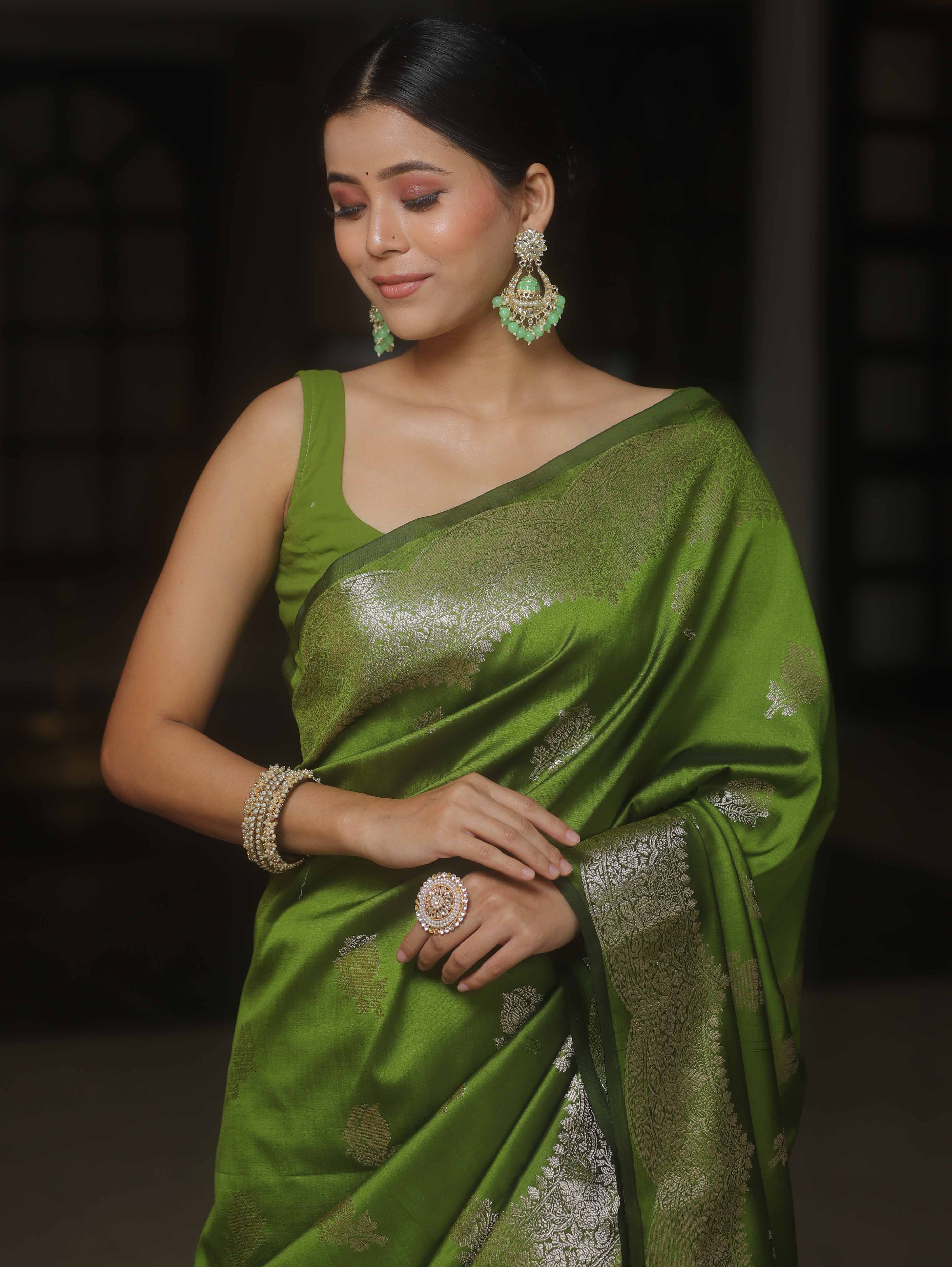 Banarasee Handwoven Semi Silk Saree With Zari Buti Design-Heena Green