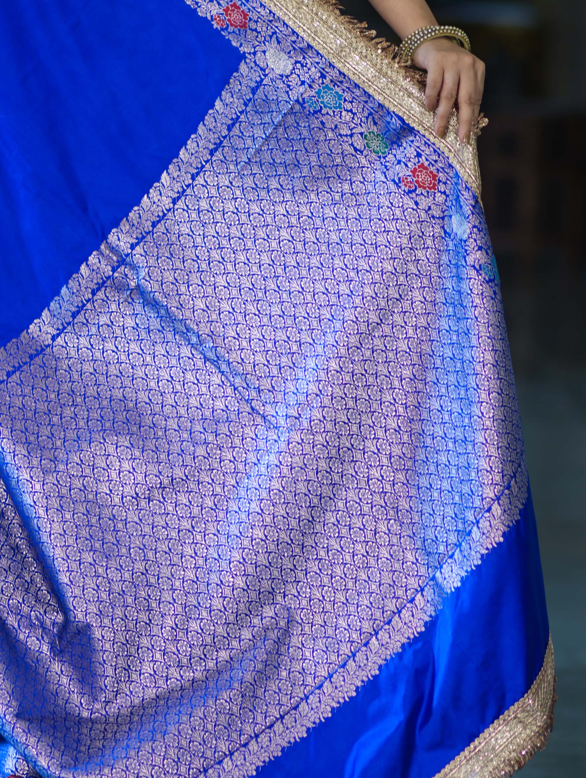 Banarasee Handloom Mashru Silk Saree With Meenadar Skirt Border & Lace-Blue