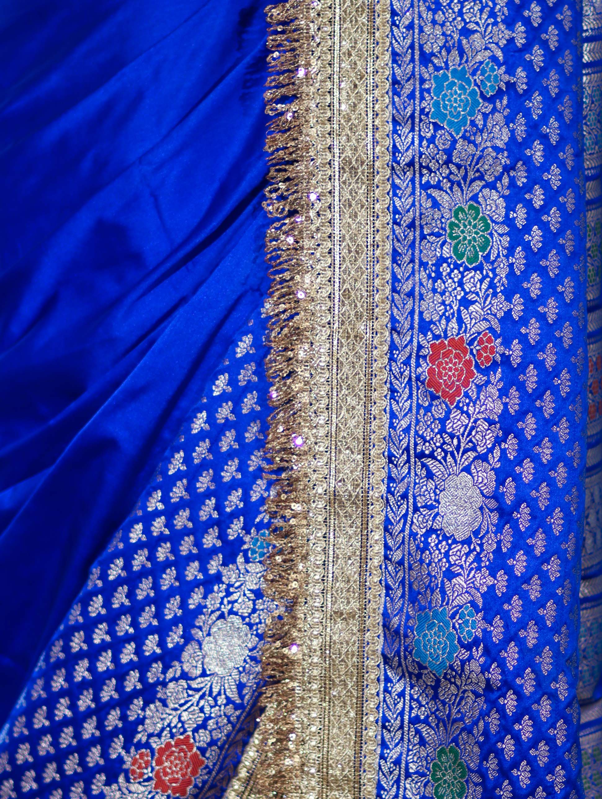 Banarasee Handloom Mashru Silk Saree With Meenadar Skirt Border & Lace-Blue