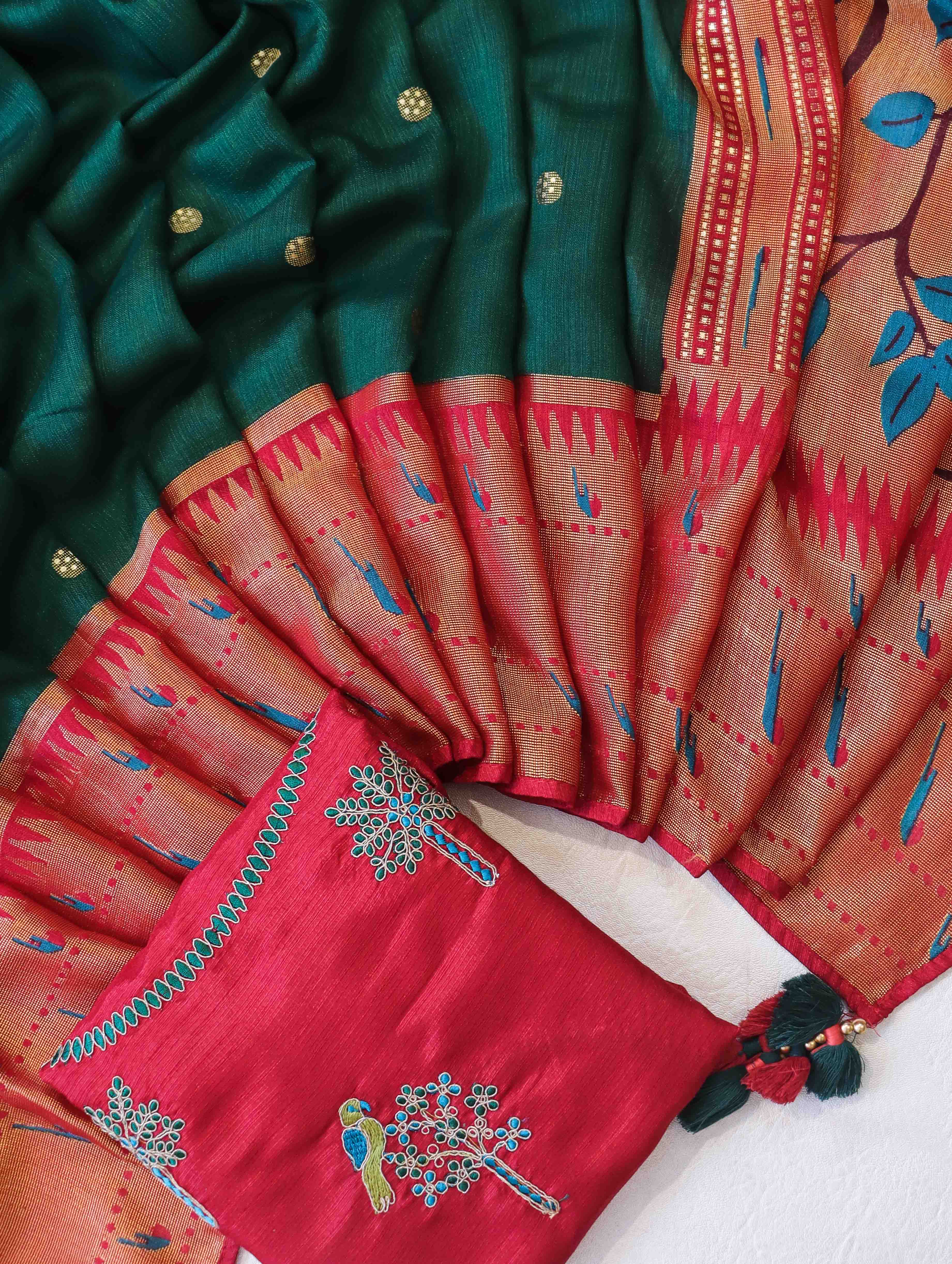 Banarasee Brasso Silk Paithani Saree With Contrast Border & Embroidered Blouse-Deep Green & Maroon