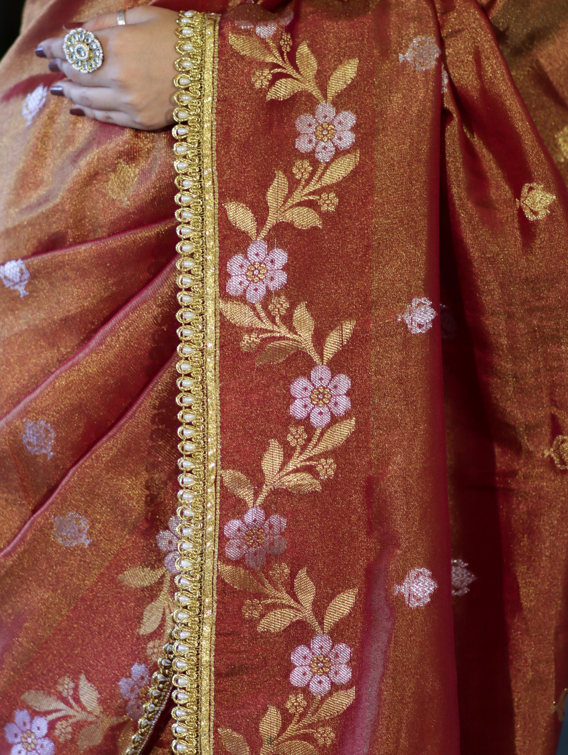 Banarasee Handloom Shimmer Silk Saree With Buti Design Floral Border & Lace-Rust Brown