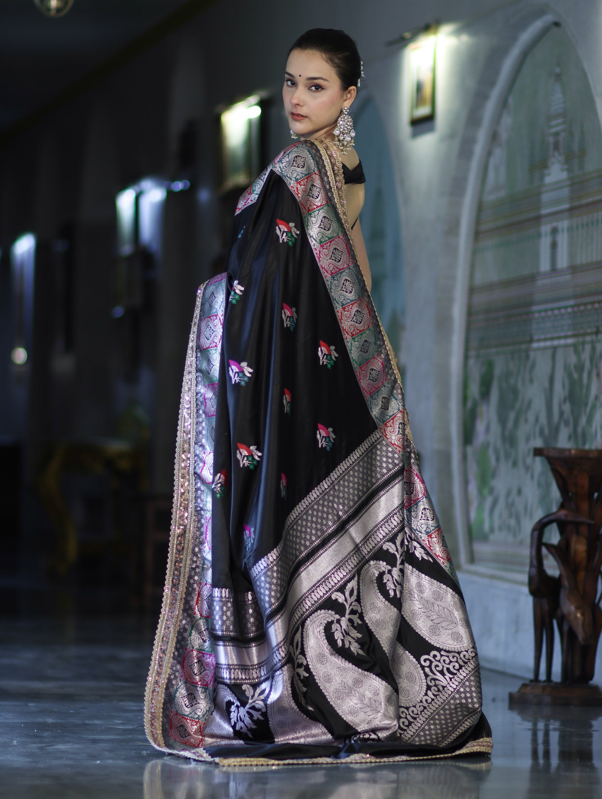 Banarasee Handloom Mashru Silk Saree With Resham & Zari Embroidery-Black