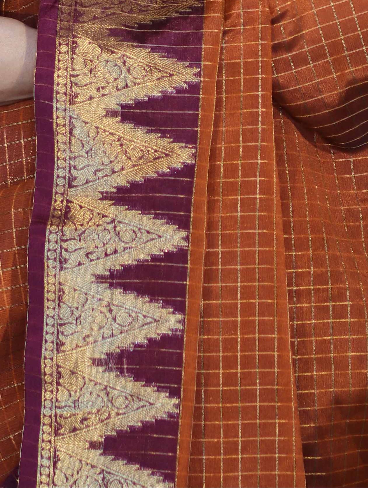 Banarasee Handloom Semi Silk Saree With Checks Design & Contrast Border-Rust & Burgundy