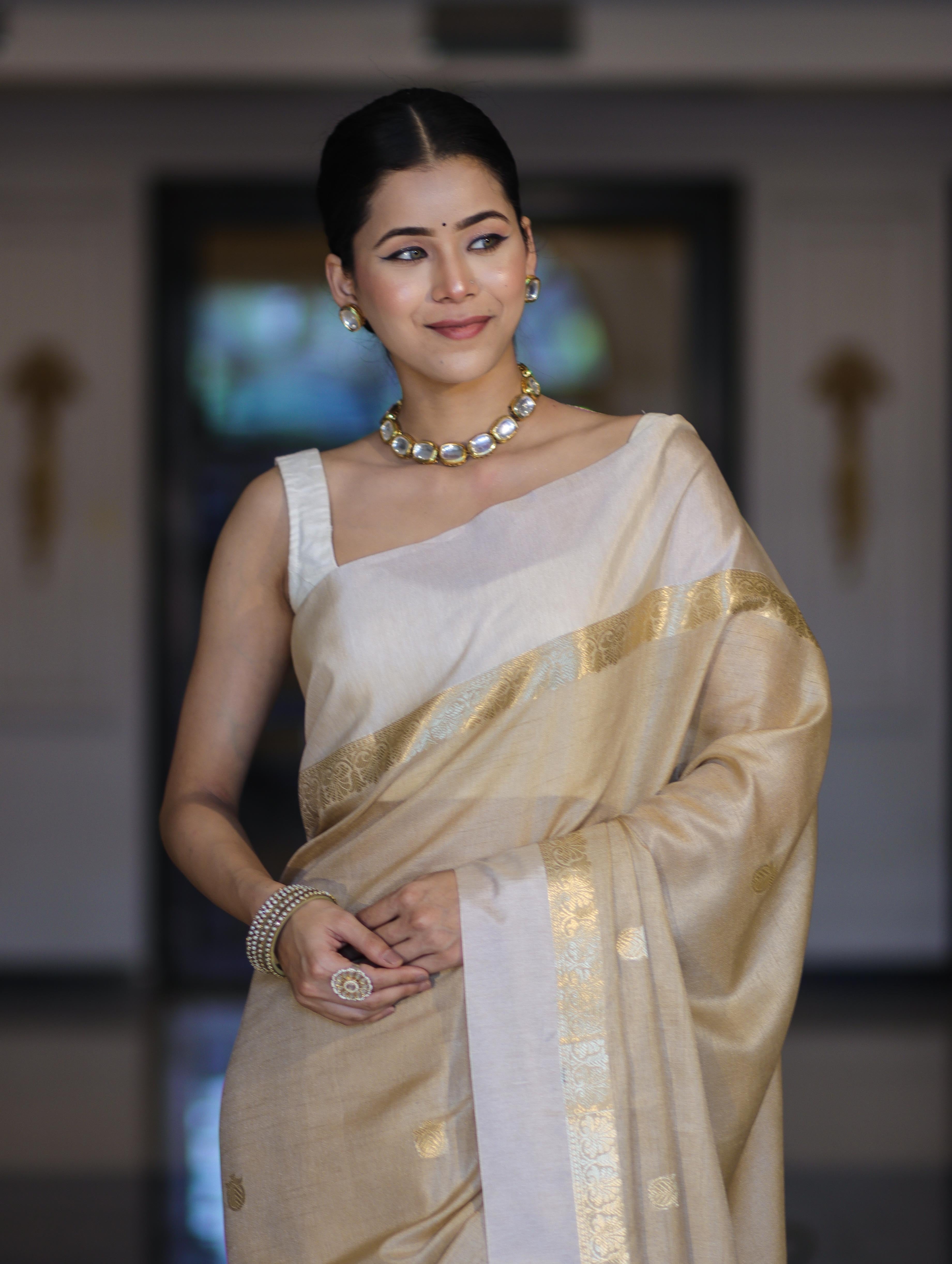 Banarasee Handloom Cotton Silk Saree With Buti Design & Contrast Border-Beige & White