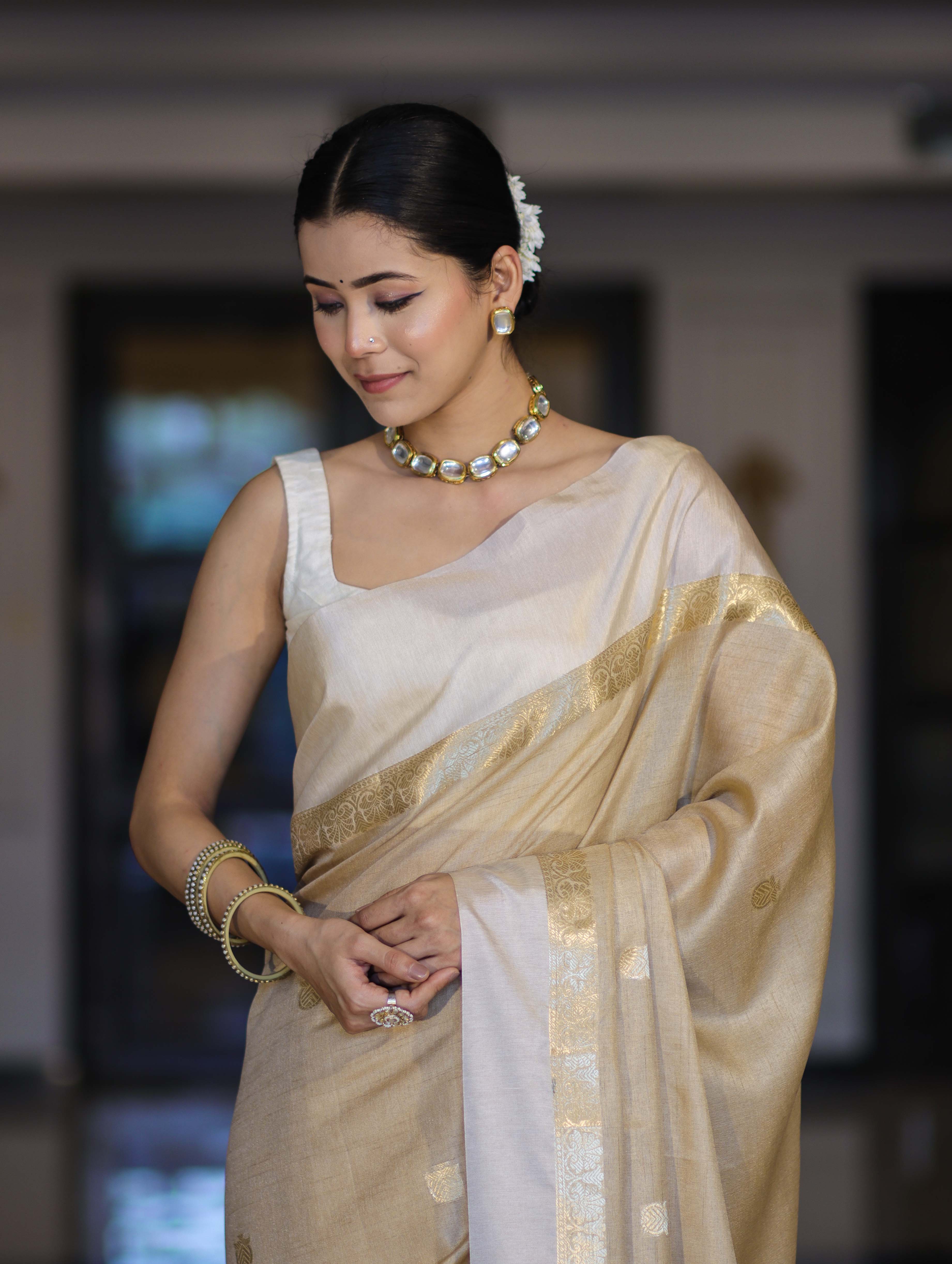 Banarasee Handloom Cotton Silk Saree With Buti Design & Contrast Border-Beige & White