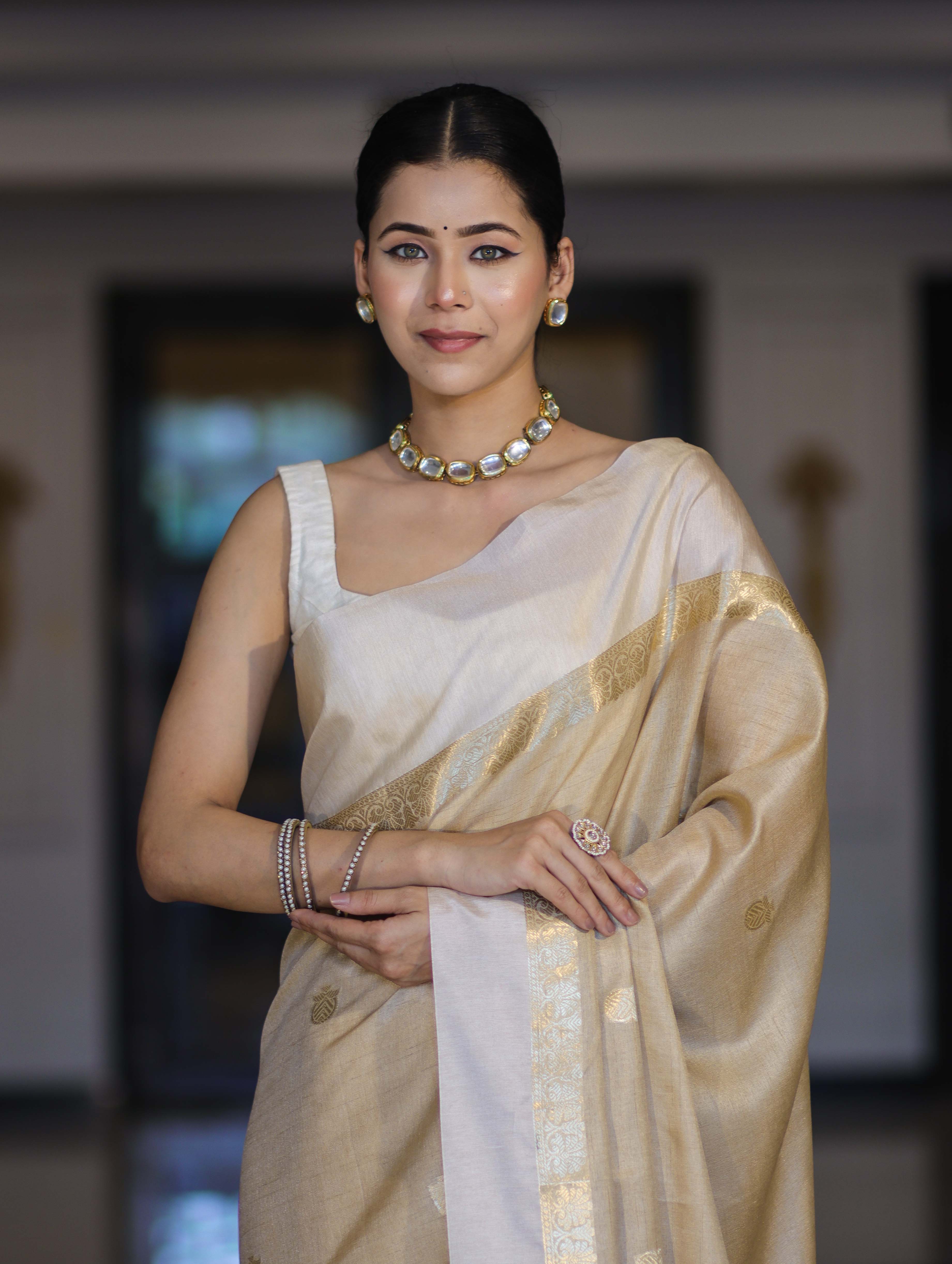 Banarasee Handloom Cotton Silk Saree With Buti Design & Contrast Border-Beige & White