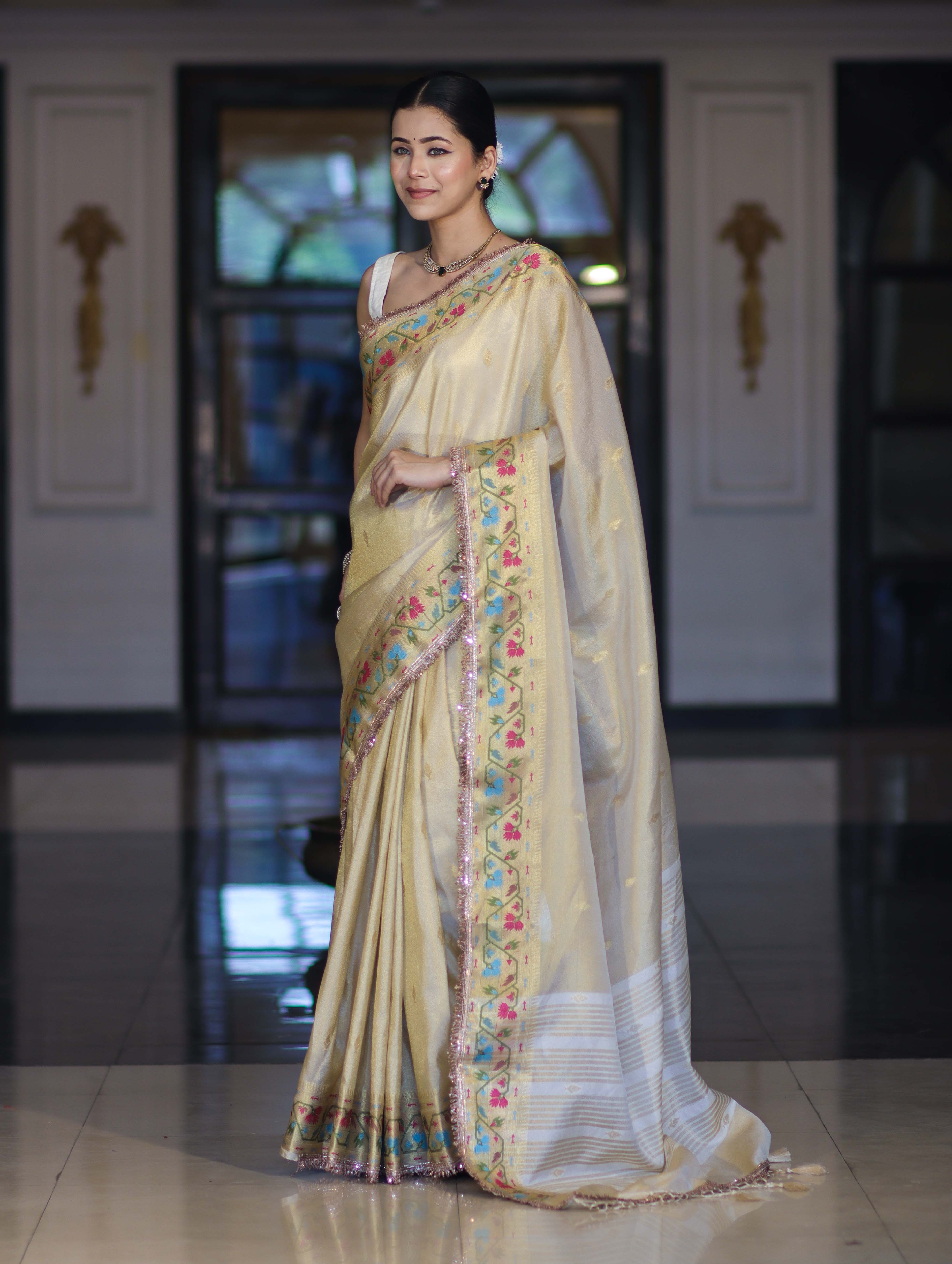 Banarasee Handloom Dual Tone Shimmer Silk Saree With Buti Design & Lace Border-Cream (Gold Tone)