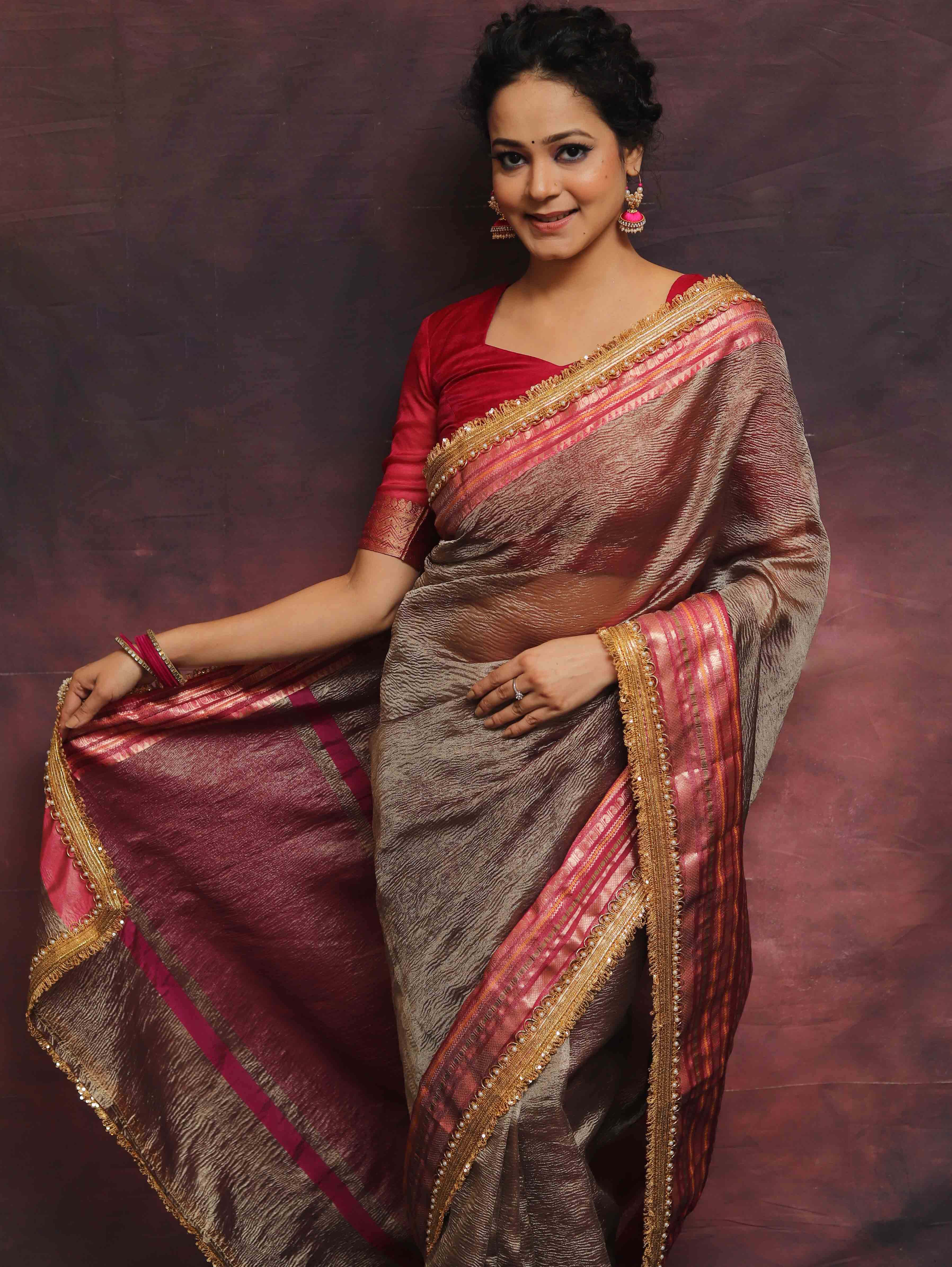 Banarasee Handwoven Plain Crushed Tissue Saree With Contrast Zari Border & Lace-Grey & Pink