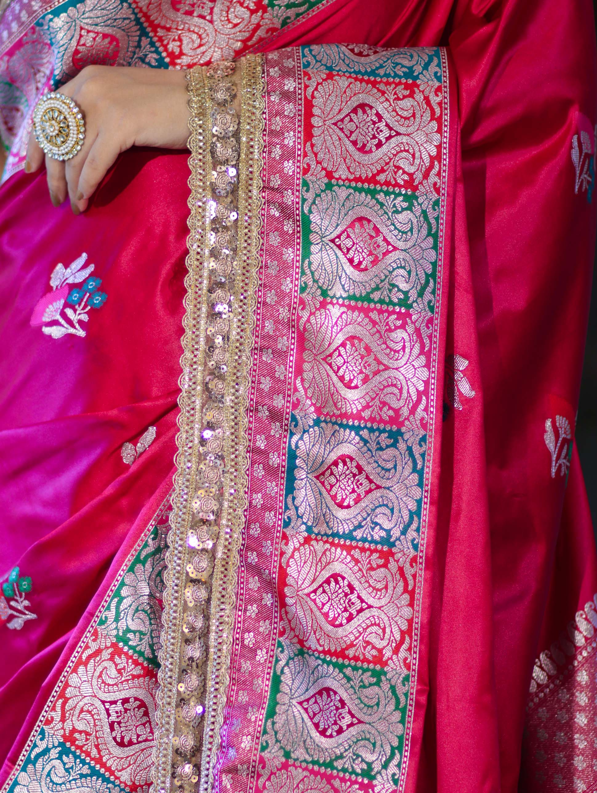 Banarasee Handloom Mashru Silk Saree With Resham & Zari Embroidery-Fuchsia Pink
