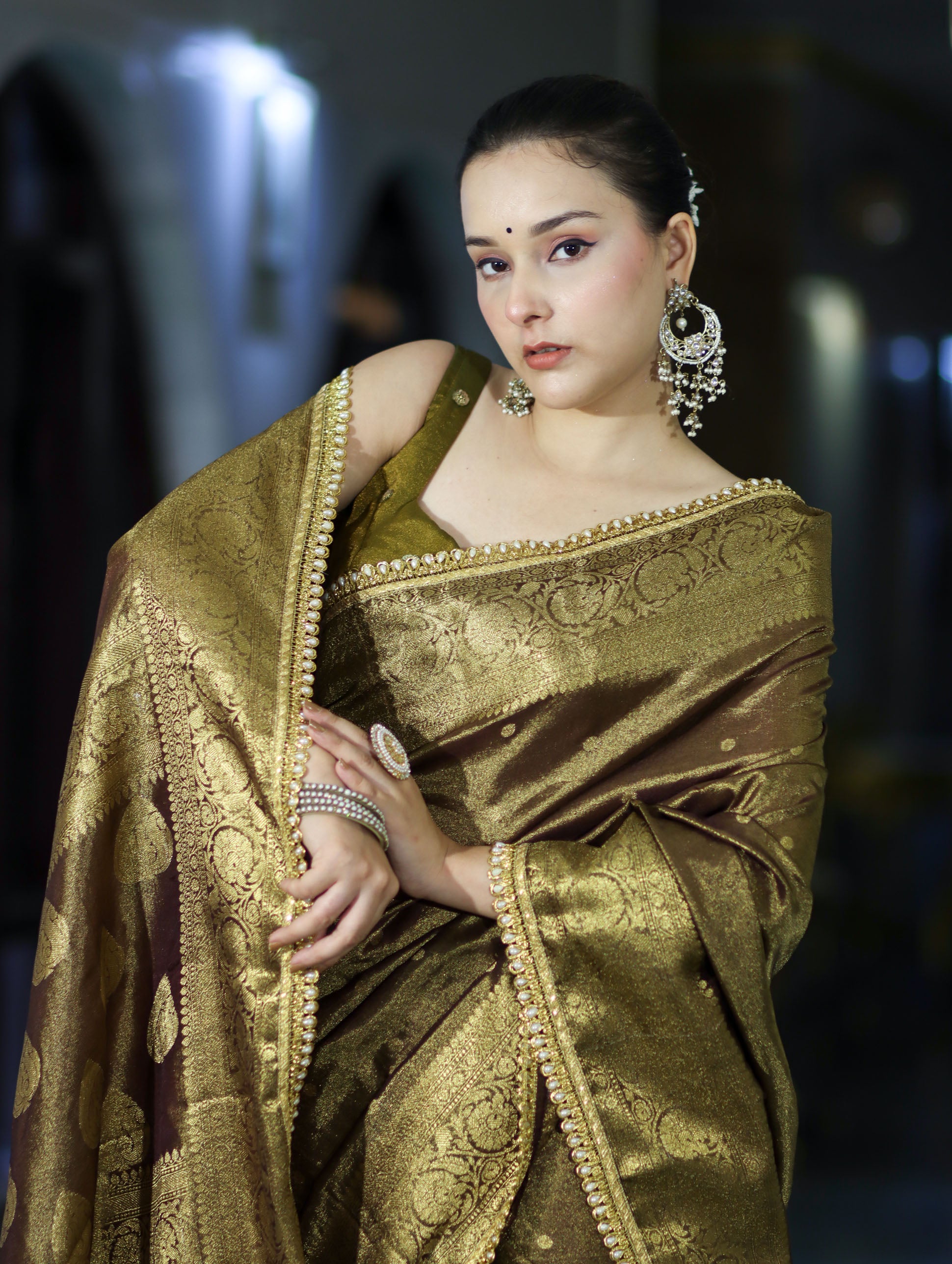 Banarasee Handloom Shimmer Silk Saree With Buti Design Floral Border & Lace-Olive Green