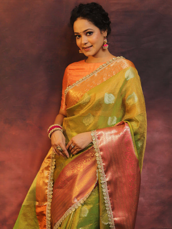Banarasee Handwoven Crushed Tissue Saree With Contrast Border & Lace-Light Green