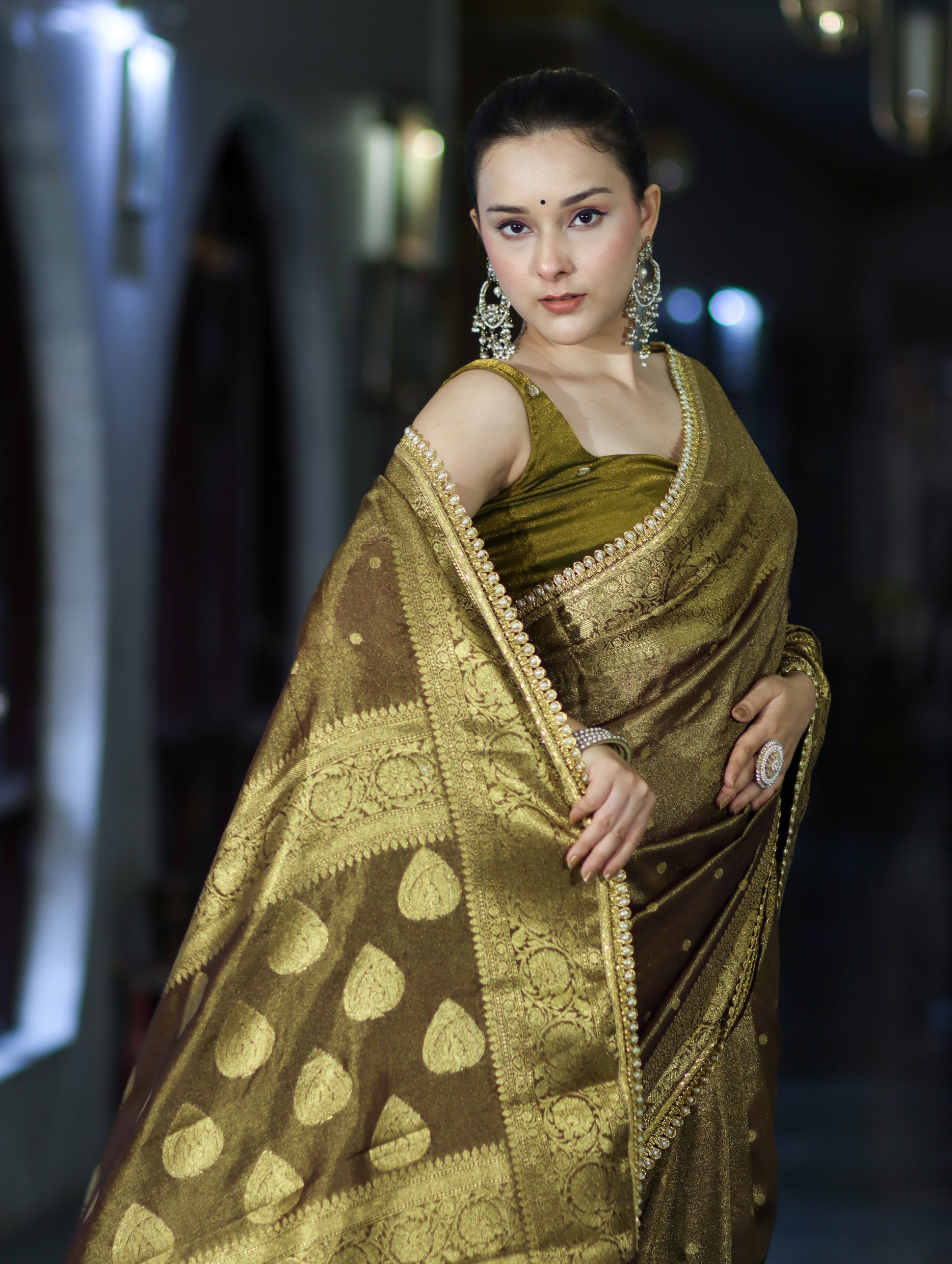 Banarasee Handloom Shimmer Silk Saree With Buti Design Floral Border & Lace-Olive Green