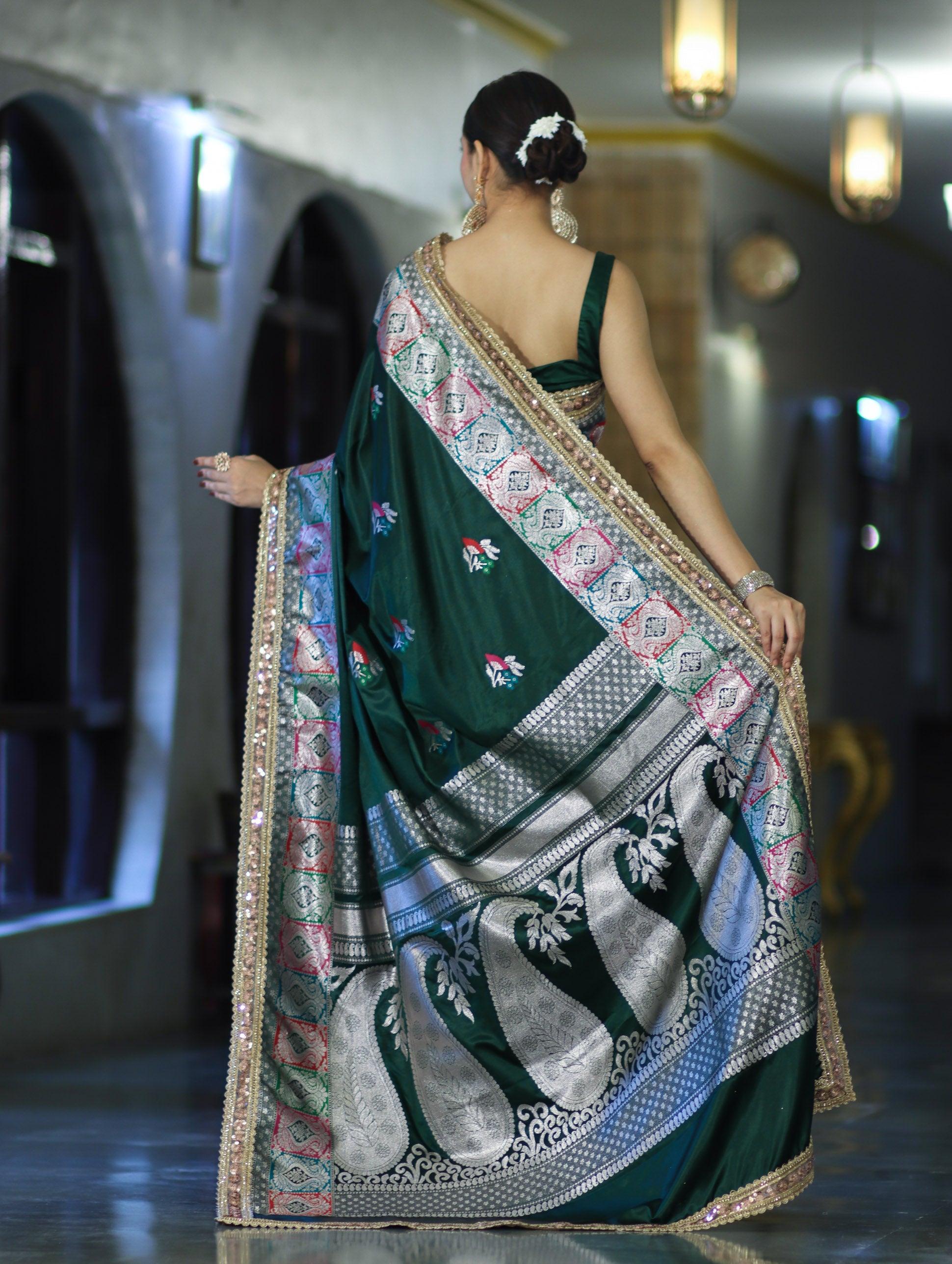 Banarasee Handloom Mashru Silk Saree With Resham & Zari Embroidery-Deep Green