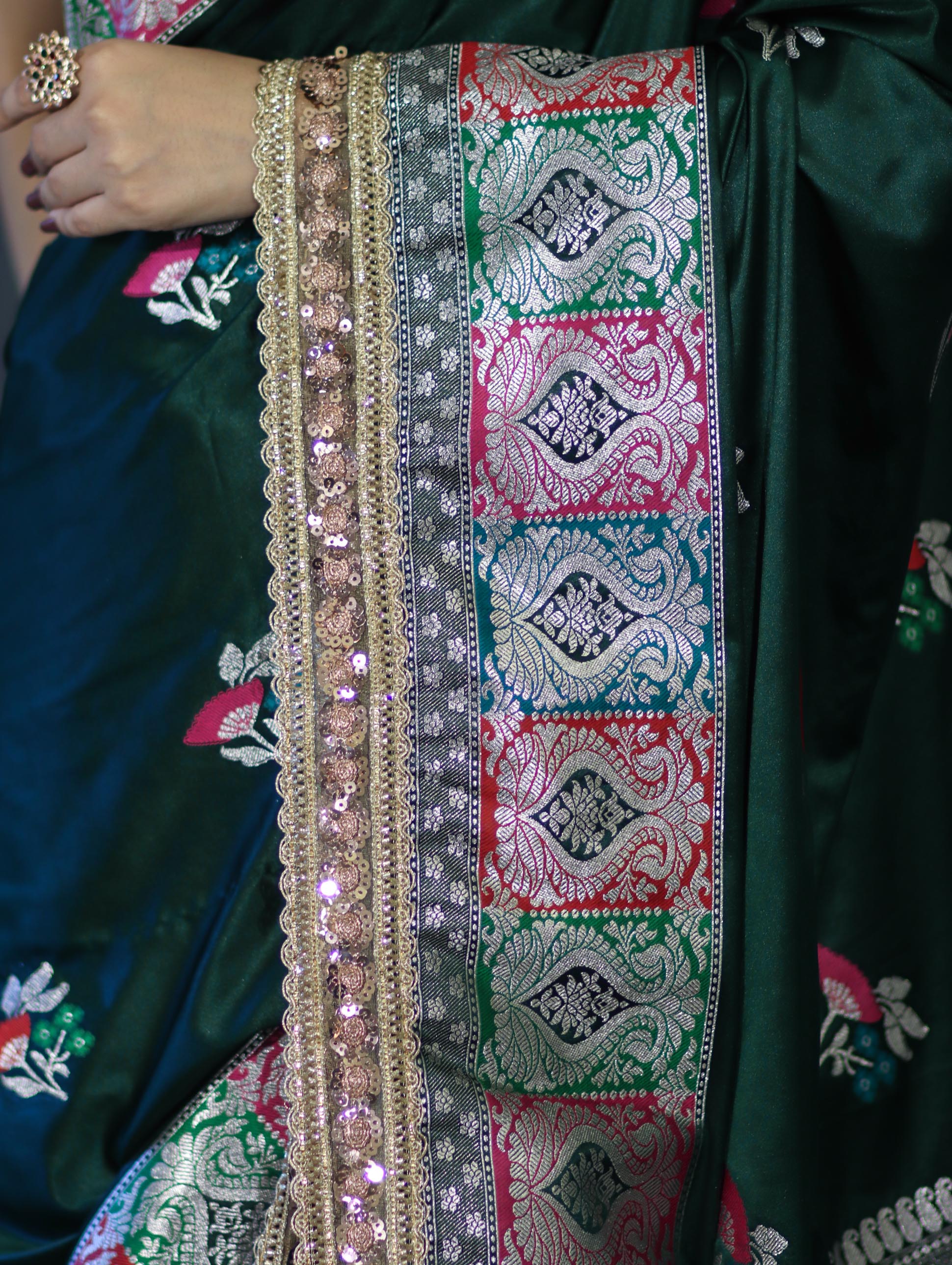 Banarasee Handloom Mashru Silk Saree With Resham & Zari Embroidery-Deep Green