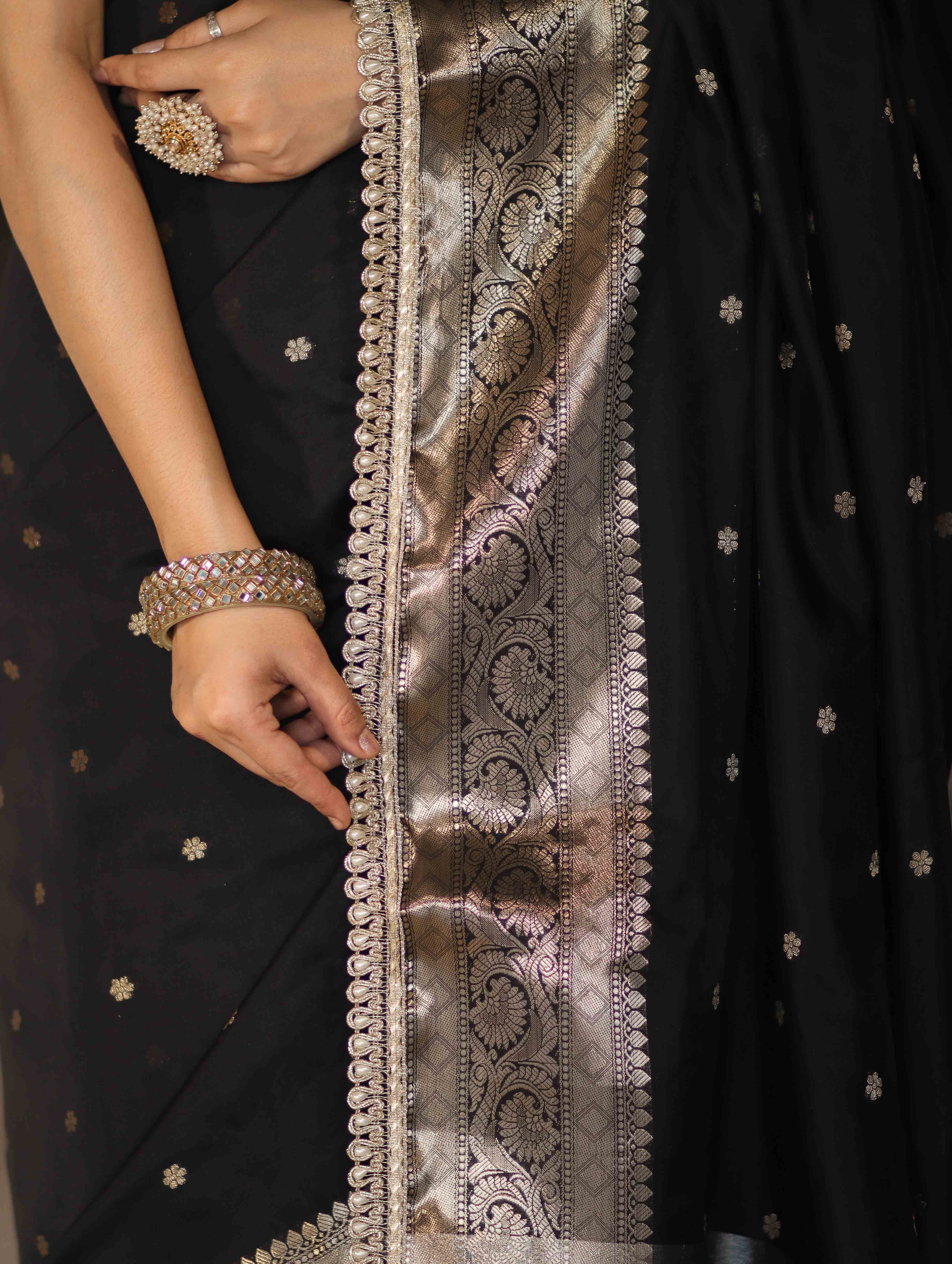 Banarasee Handloom Semi Silk Saree With Buti Design Zari Border & Lace-Black