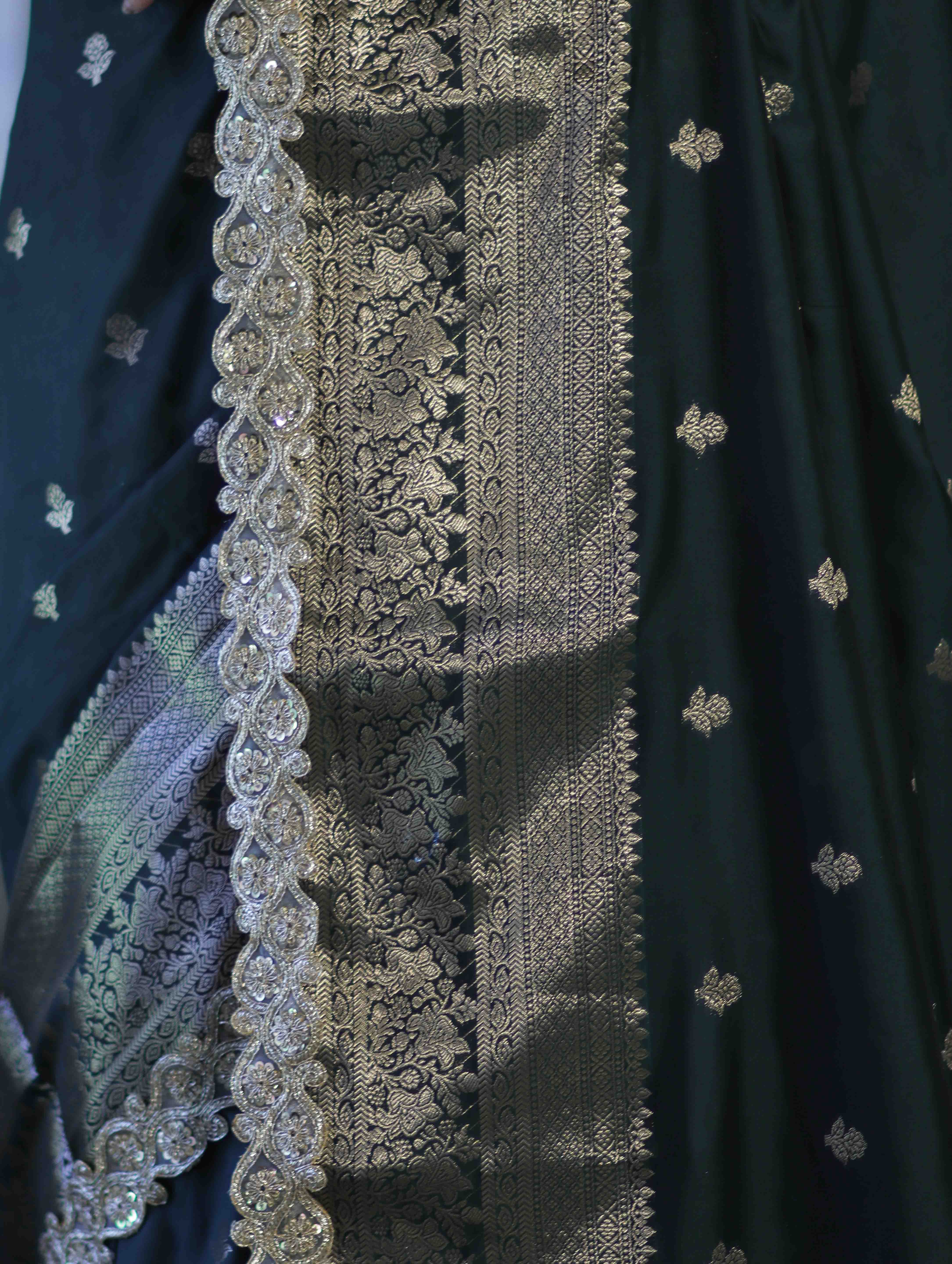 Banarasee Handloom Semi Silk Saree With Zari Buti Design & Lace Border-Deep Green